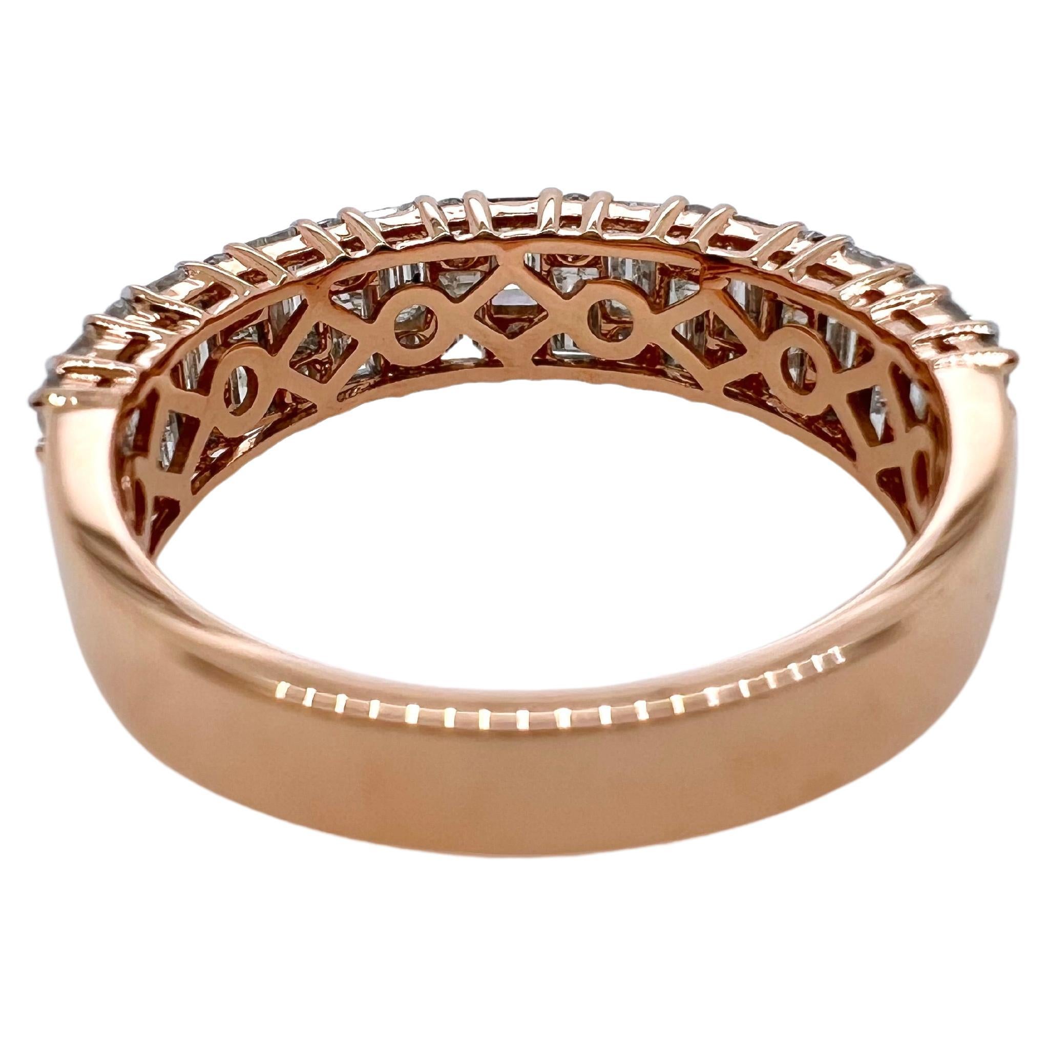 Contemporary 18k Rose Gold Diamond Band with Baguettes and Round Brilliant Cut For Sale