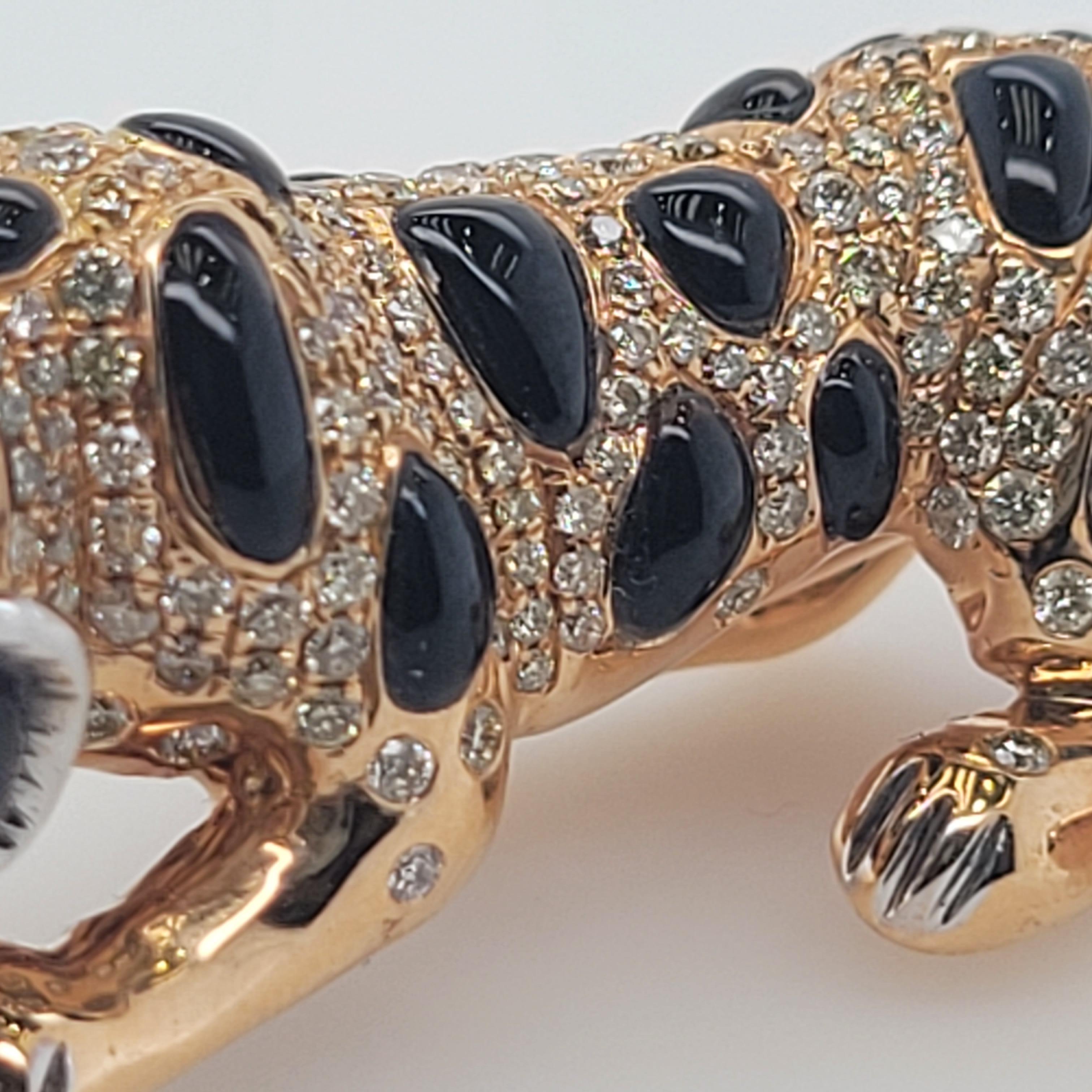 Tiger-Anhänger aus 18 Karat Roségold mit schwarzem Onyx und Rubin, ein Stück im Zustand „Neu“ in Hong Kong, HK