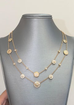 Collar de oro rosa con diamantes, rosa de los vientos y nácar, de doble cara