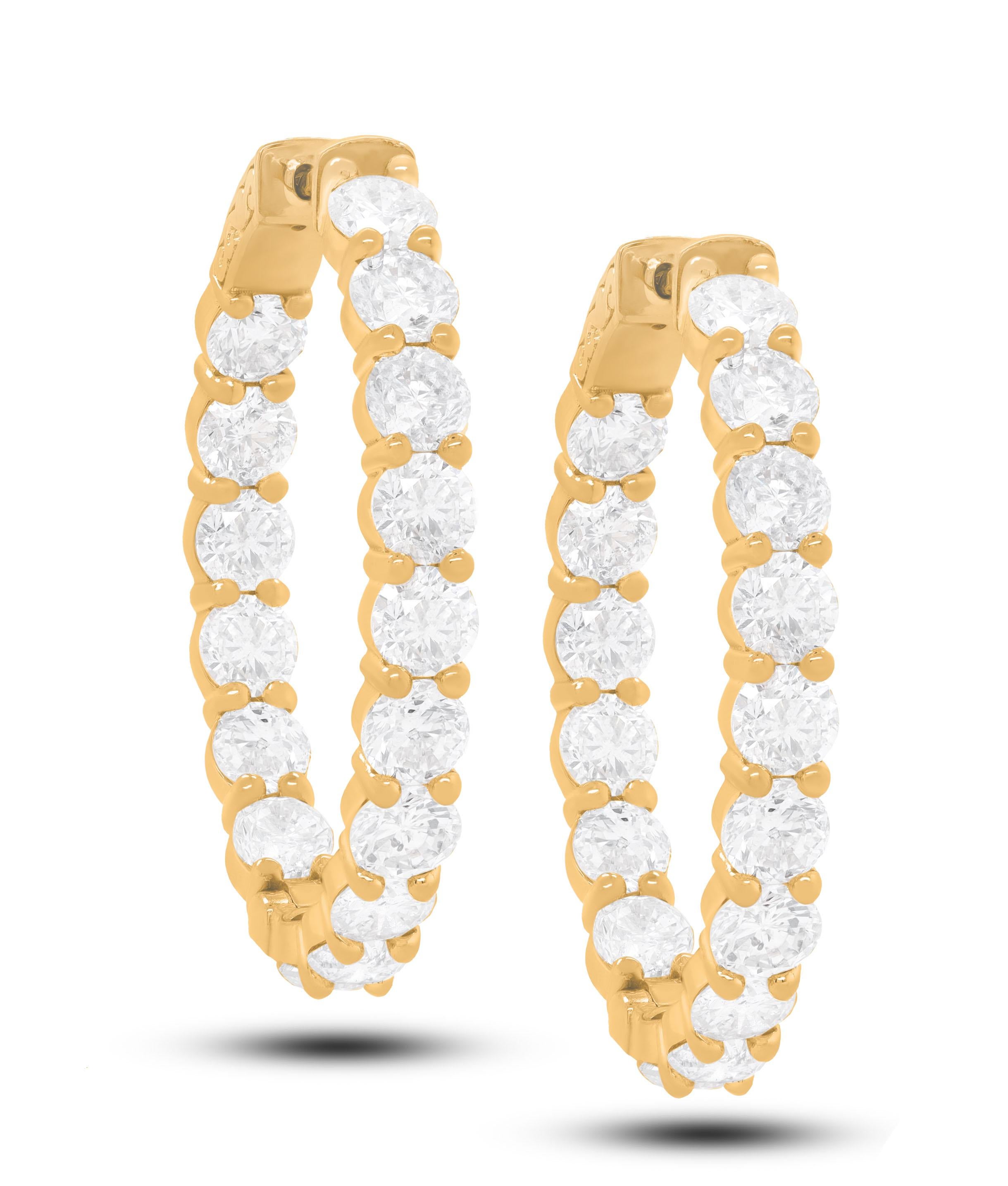 Round Cut 18K Yellow Gold Diamond Earrings For Sale
