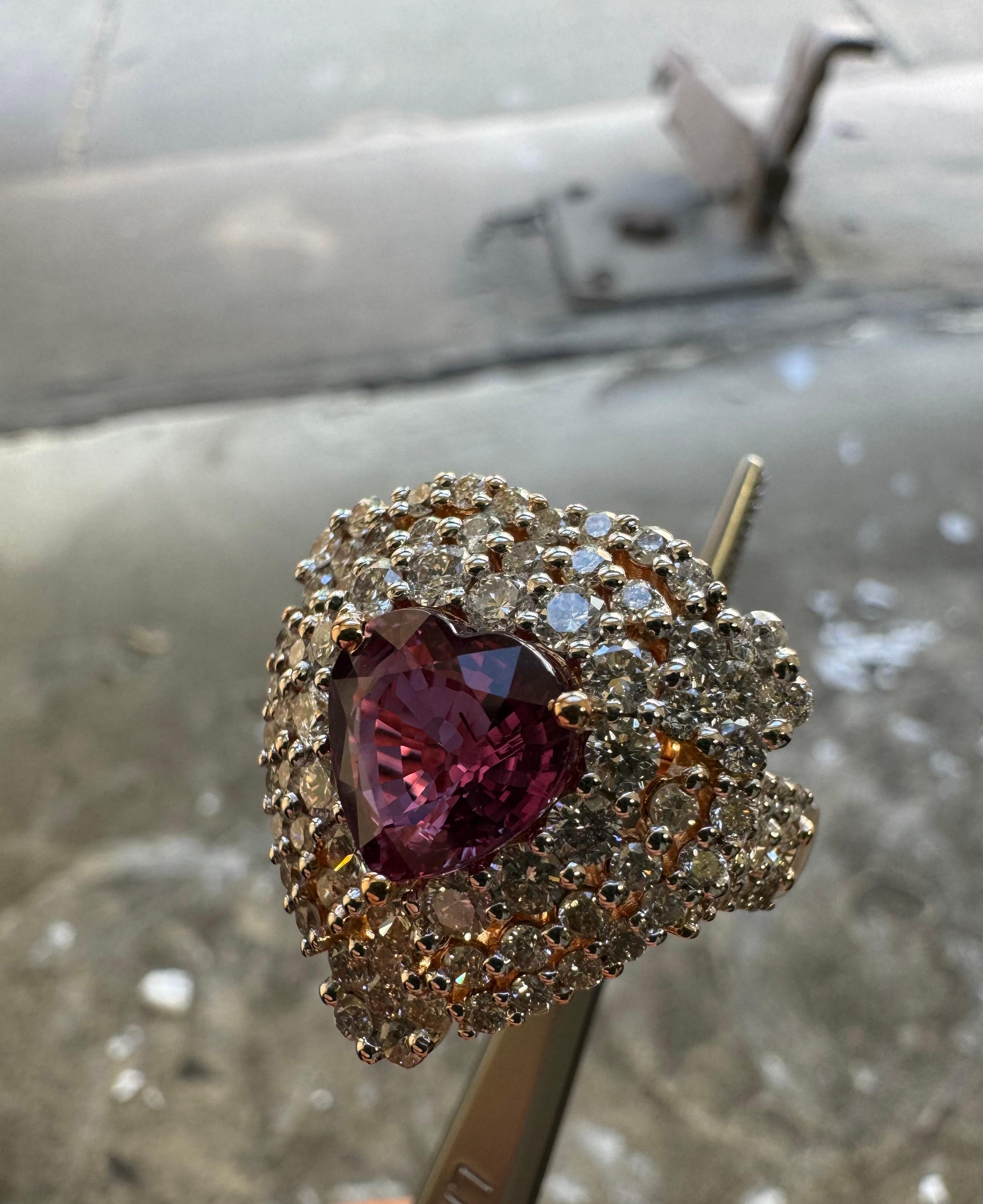 Modern 18K Rose Gold Diamond Heart GIA Certified 3.50 Carat No Heat Pink Sapphire Ring For Sale