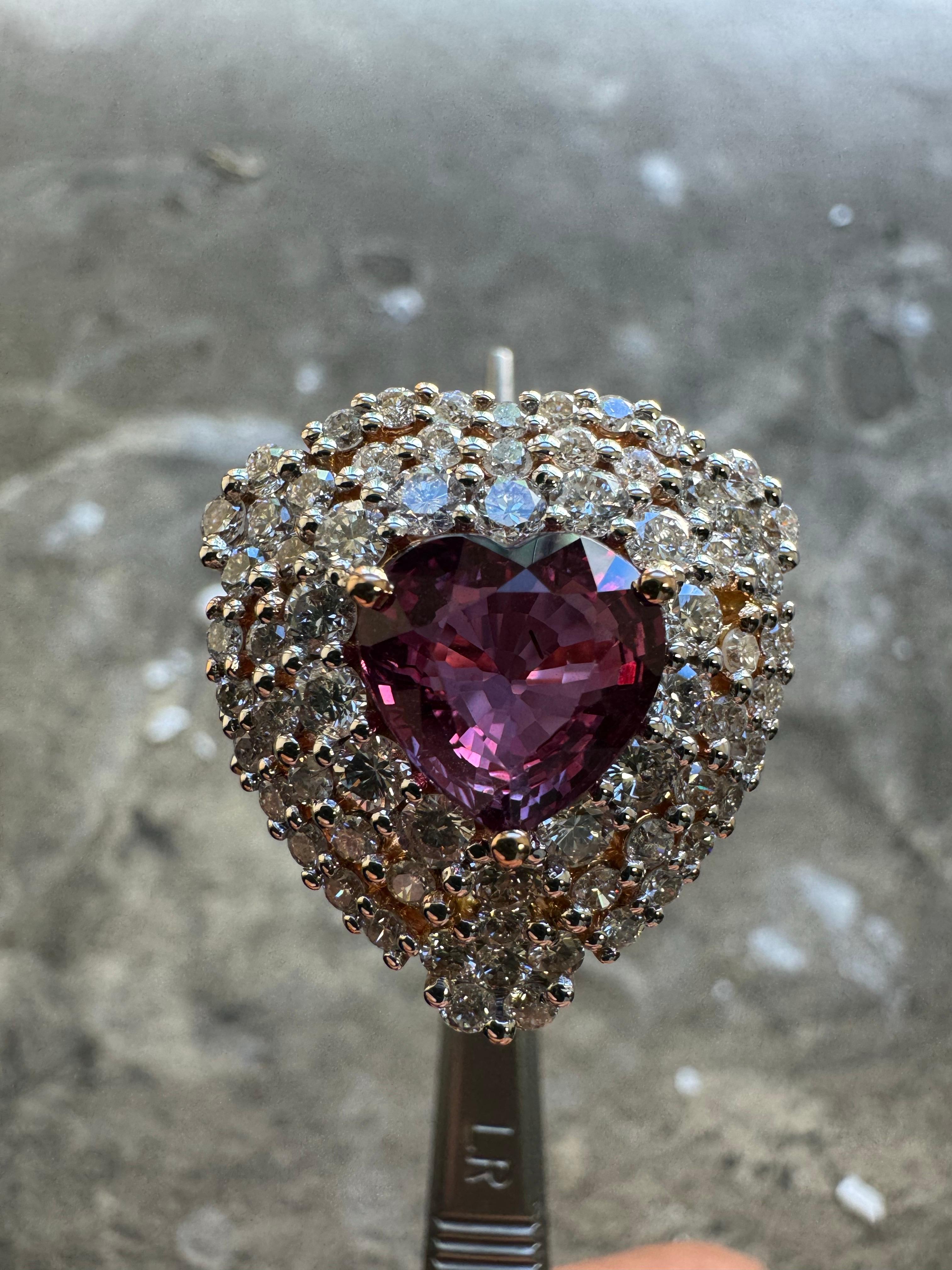 Women's 18K Rose Gold Diamond Heart GIA Certified 3.50 Carat No Heat Pink Sapphire Ring For Sale