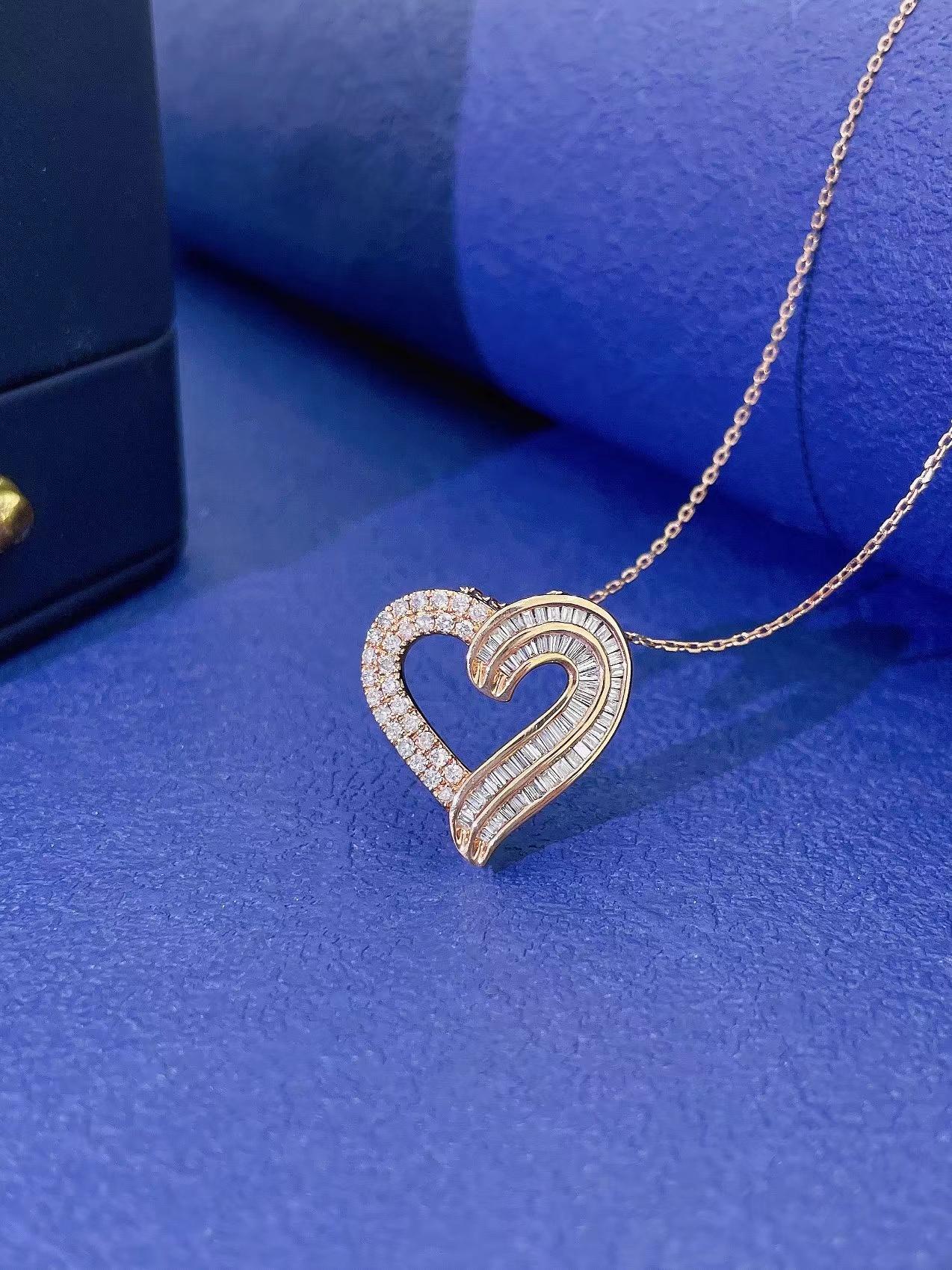 Modern 18K Rose Gold Diamond Heart Necklace For Sale