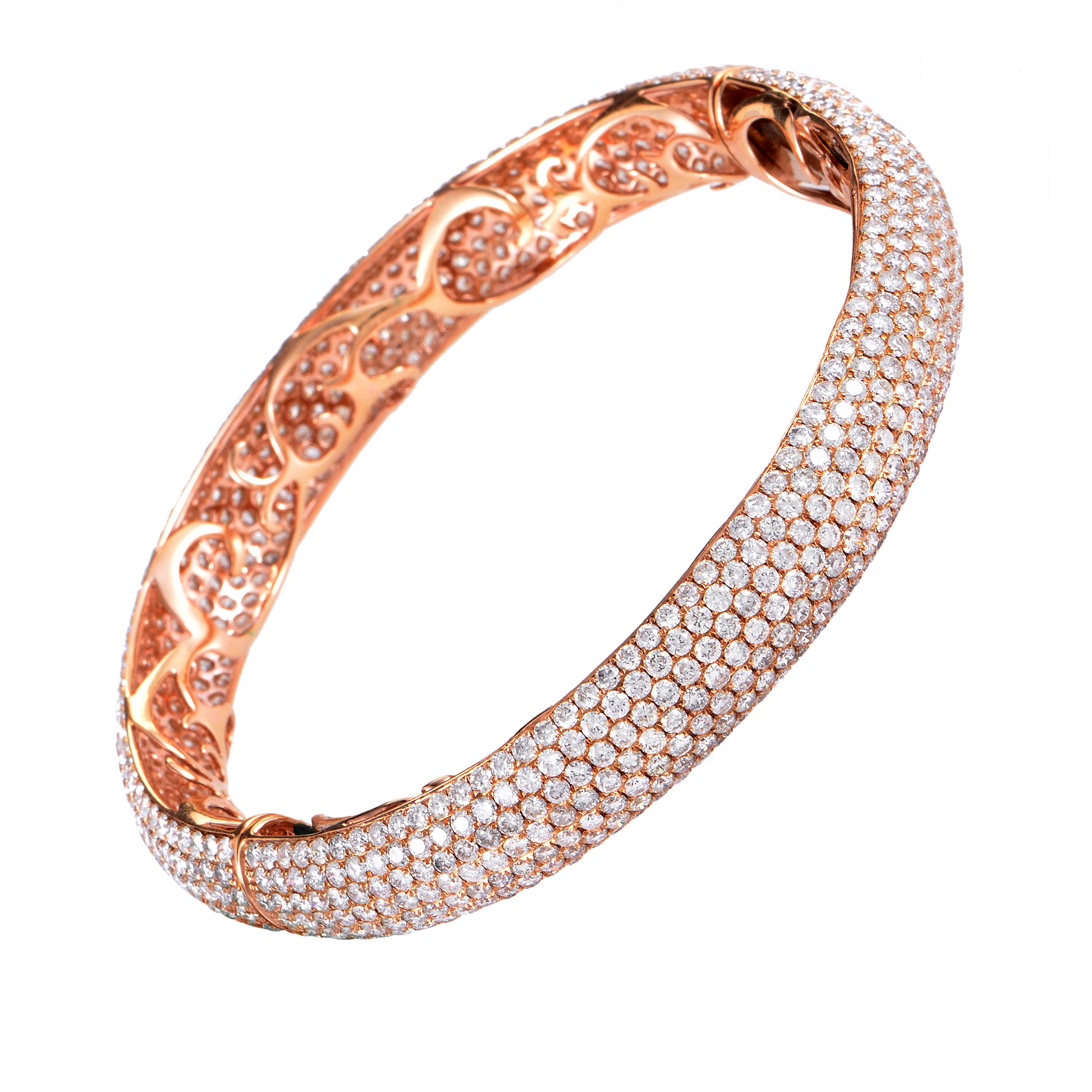 18 Karat Rose Gold Diamond Pave Bangle Bracelet In New Condition In Southampton, PA