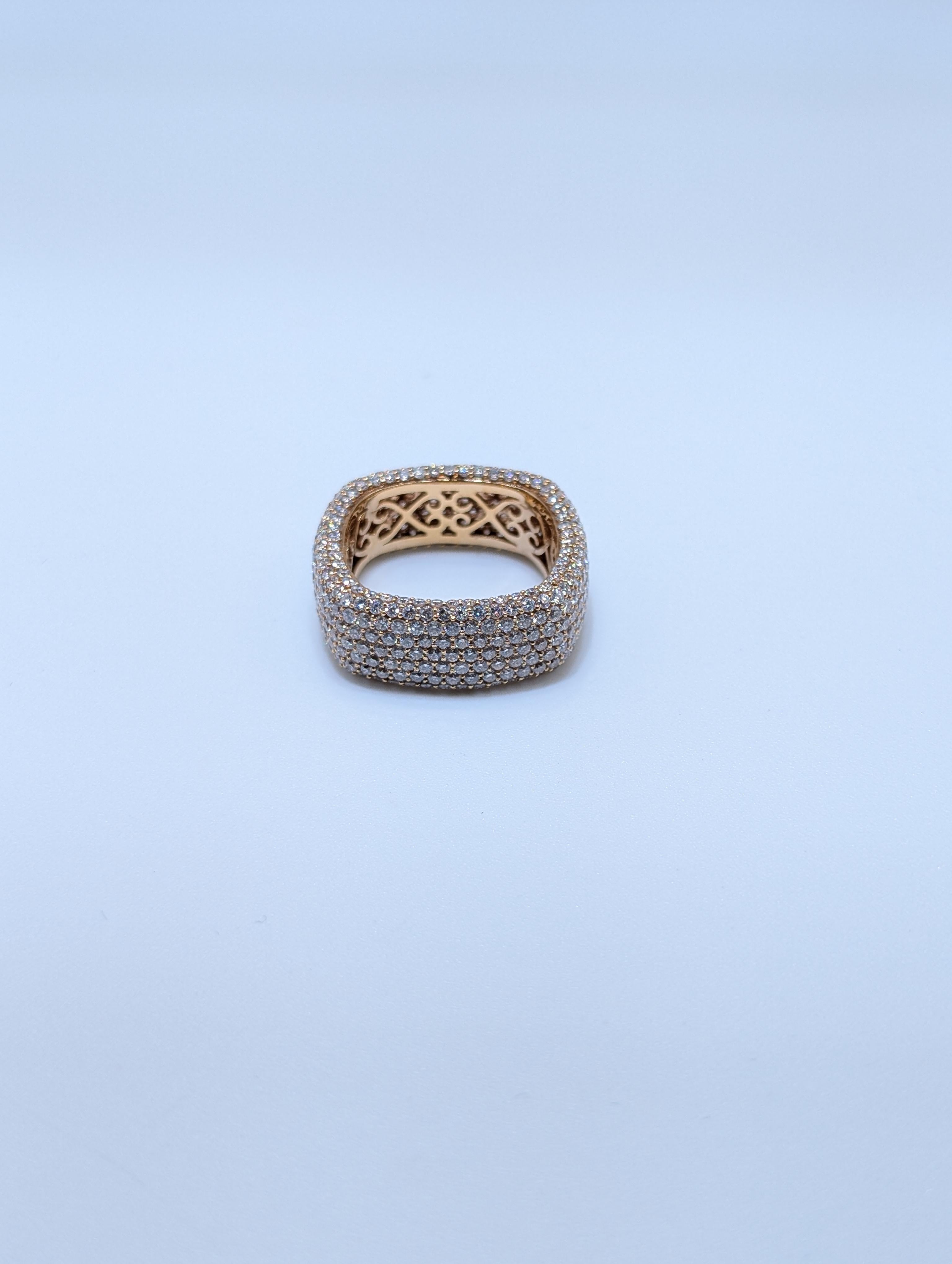 18k Rose Gold Diamond Pave Set Diamond Ring in vendita 1