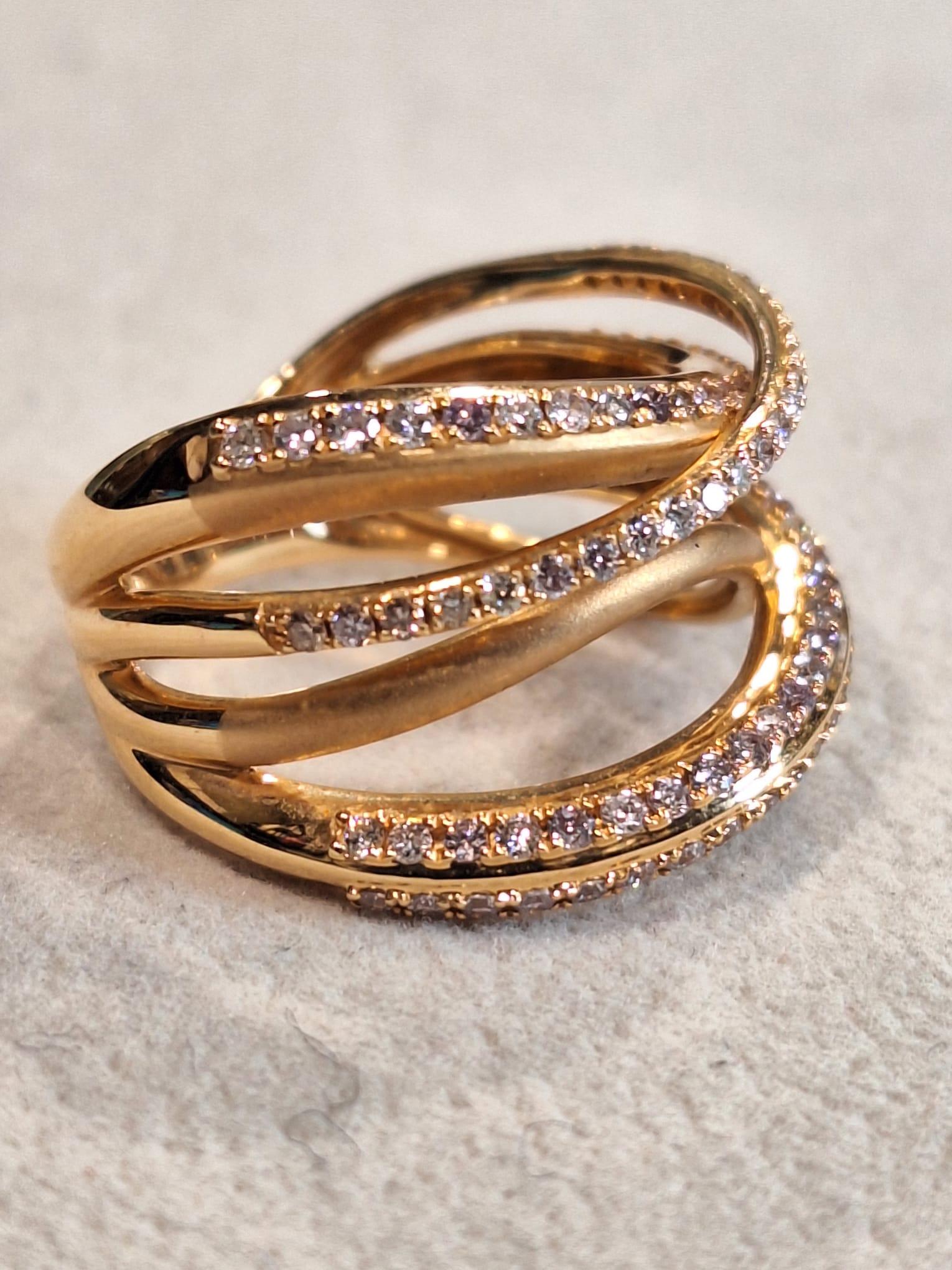 18K Rose Gold Diamond Ring In New Condition For Sale In Central, HK