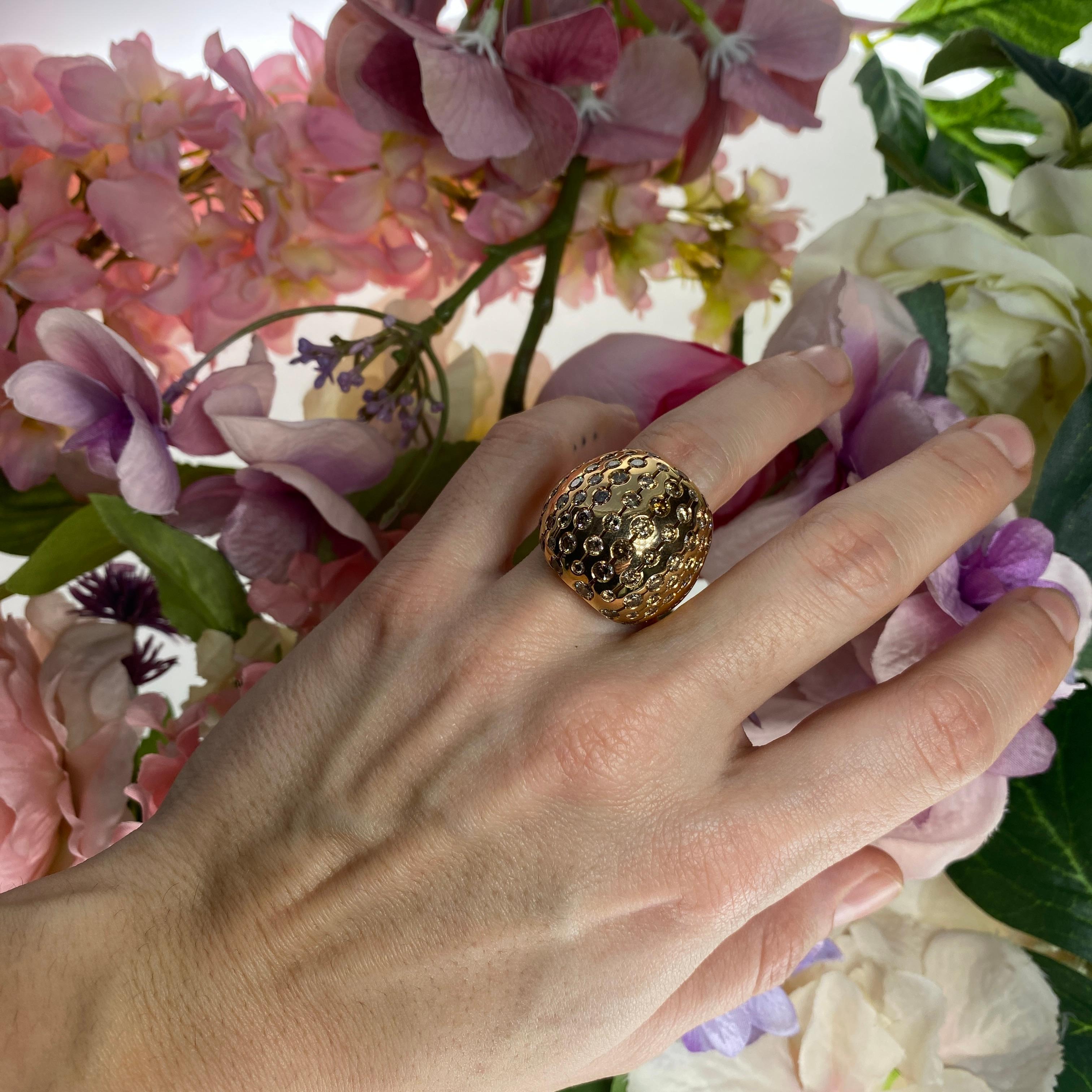 Bague Dome en or rose 18K avec diamants Brown en vente 7