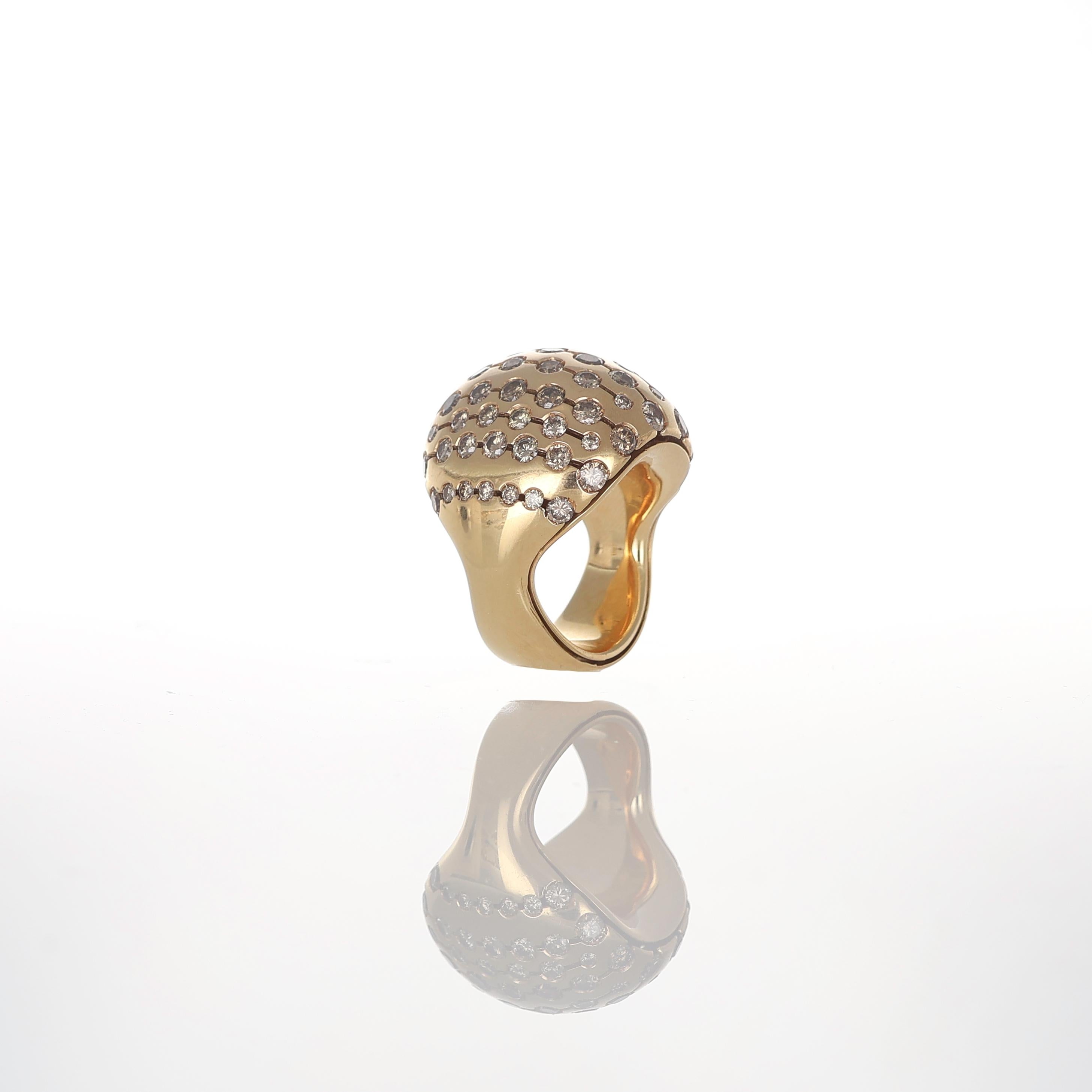 Taille brillant Bague Dome en or rose 18K avec diamants Brown en vente