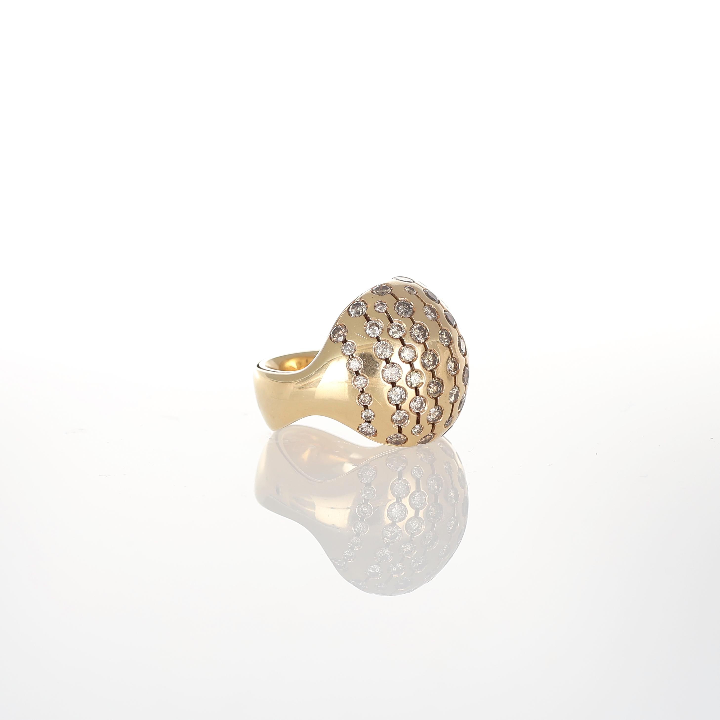 Bague Dome en or rose 18K avec diamants Brown en vente 2