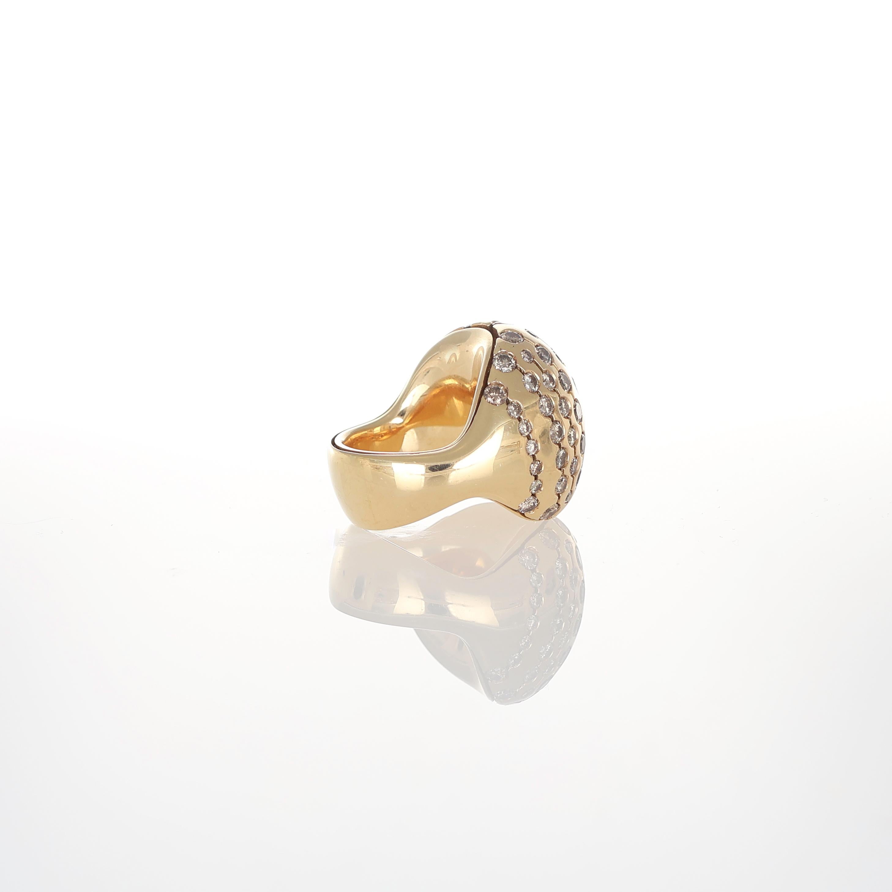 Bague Dome en or rose 18K avec diamants Brown en vente 3