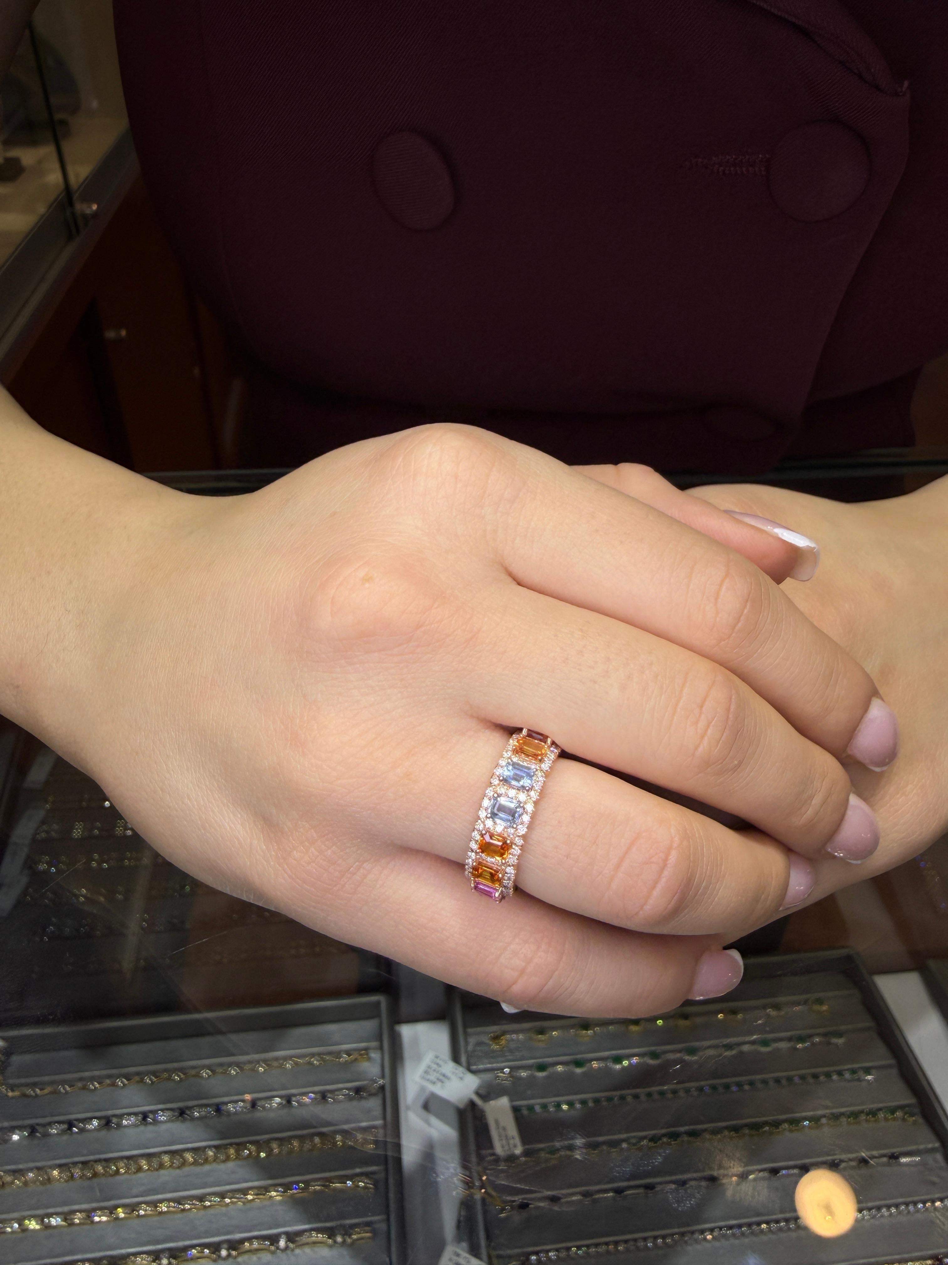 Bague en or rose 18 carats, saphir arc-en-ciel taillé en émeraude, bracelet éternité en diamant, 4.72ct Pour femmes en vente