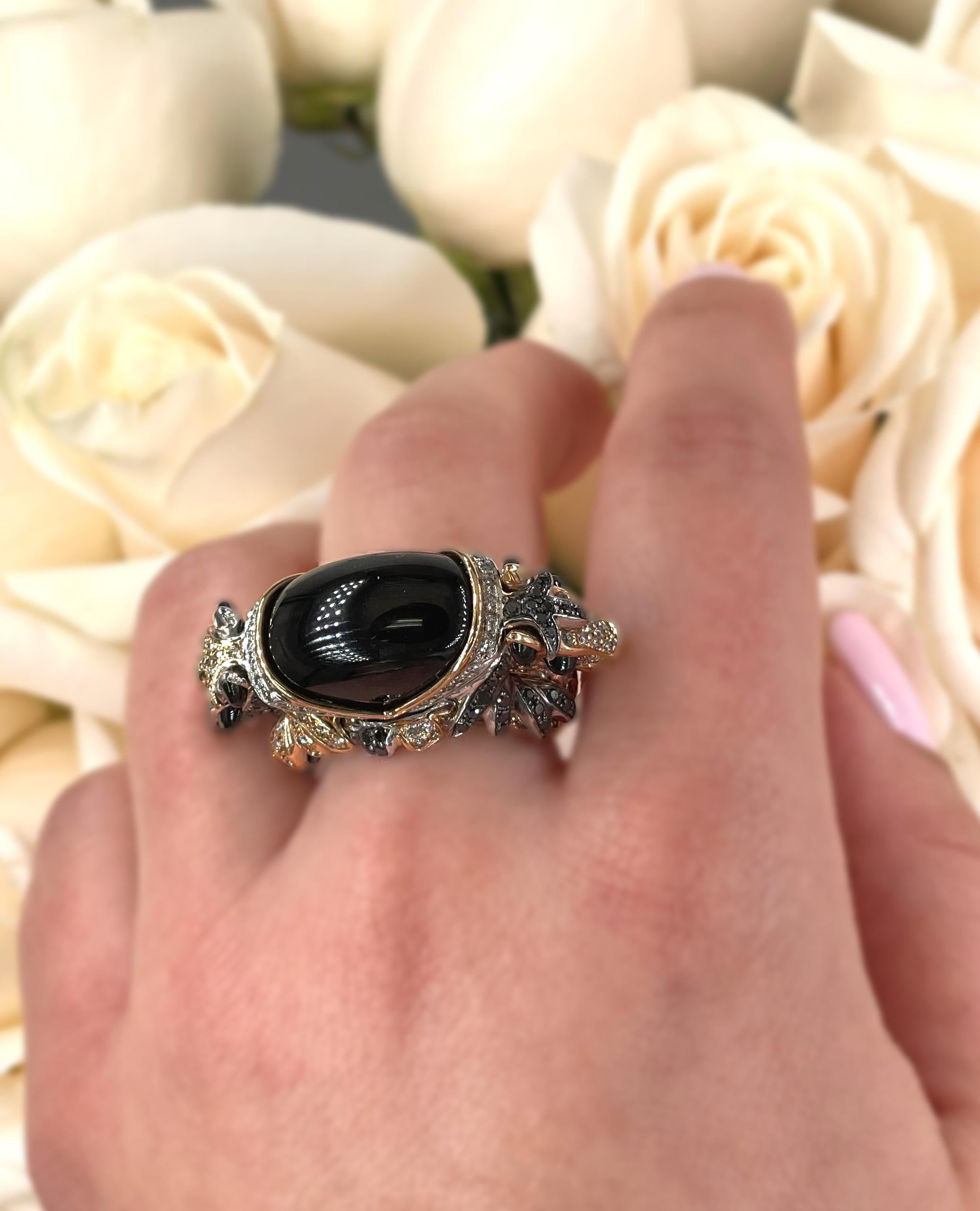 One of a Kind 18k Rose Gold Cabochon Black Spinel Double Horse Diamond Ring For Sale 3