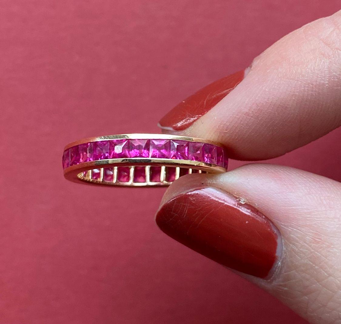 18K Rose Gold Eternity Ring with Ruby In Good Condition For Sale In Amsterdam, NL