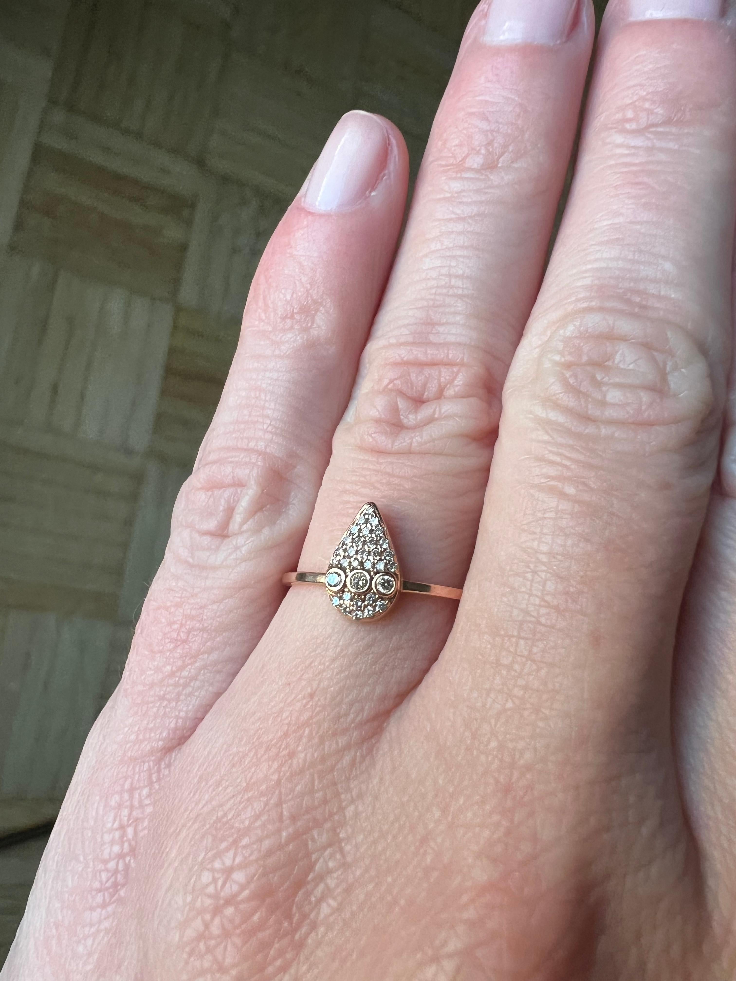 Brilliant Cut 18k Rose Gold Flat-Drop Ring with 32 Champagne Diamonds, Size US 7 For Sale