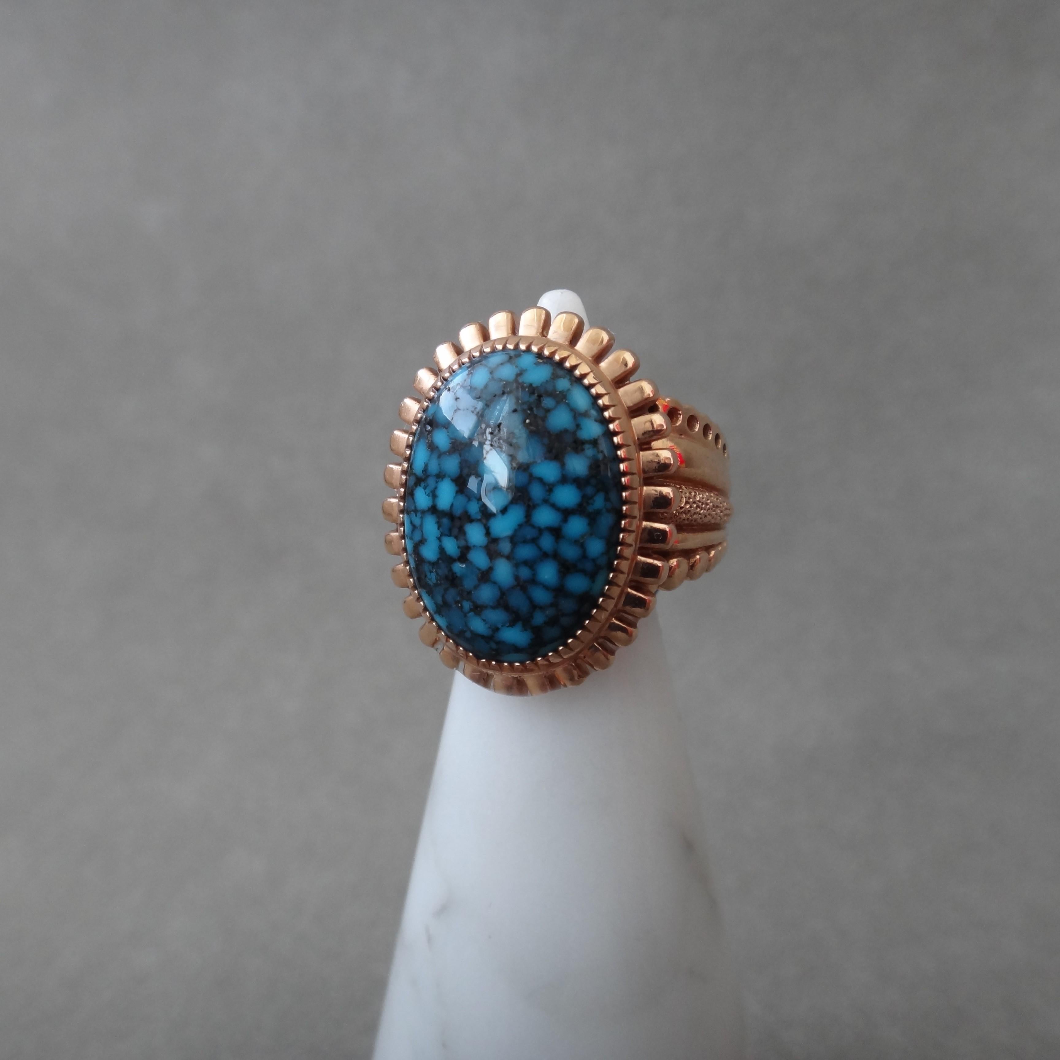 Cabochon 18k Rose Gold Gem-Grade Kingman Turquoise Ring For Sale