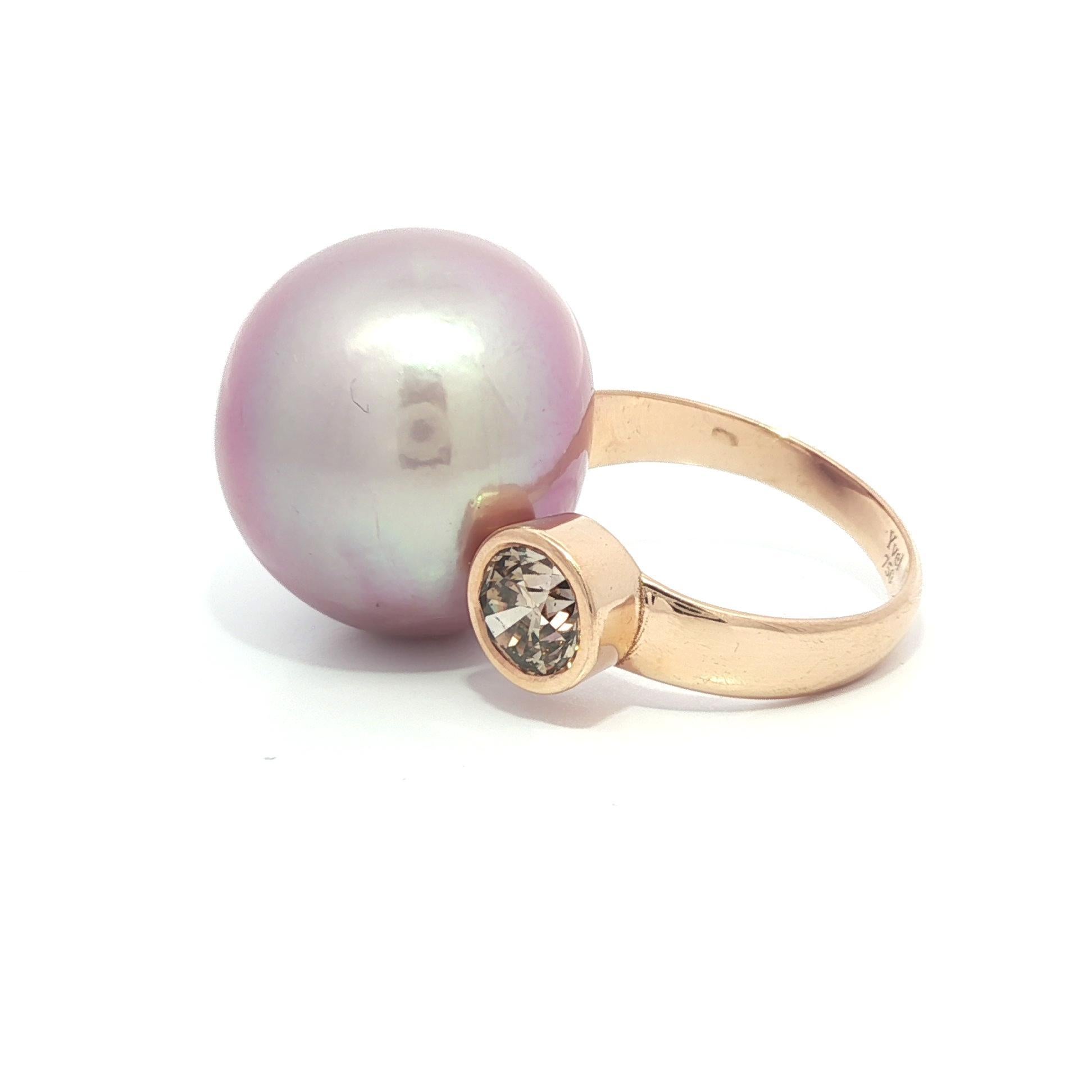 Anello in oro rosa 18 carati GIA con perla grande rosa violacea e diamante rotondo Fancy Diamond In condizioni buone in vendita a Montclair, NJ