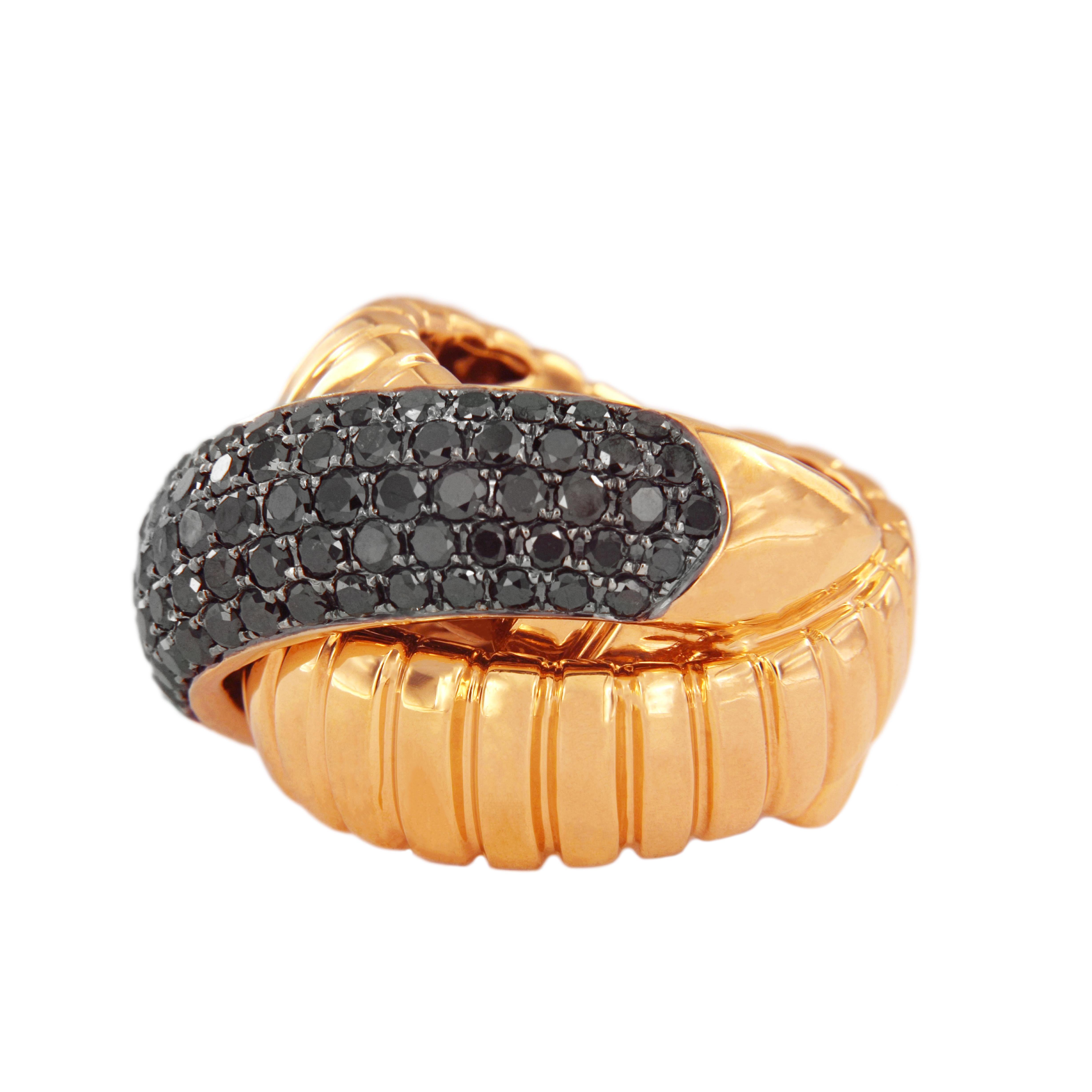 18k Rose Gold Large Ring With Black Diamonds In New Condition For Sale In New York, NY