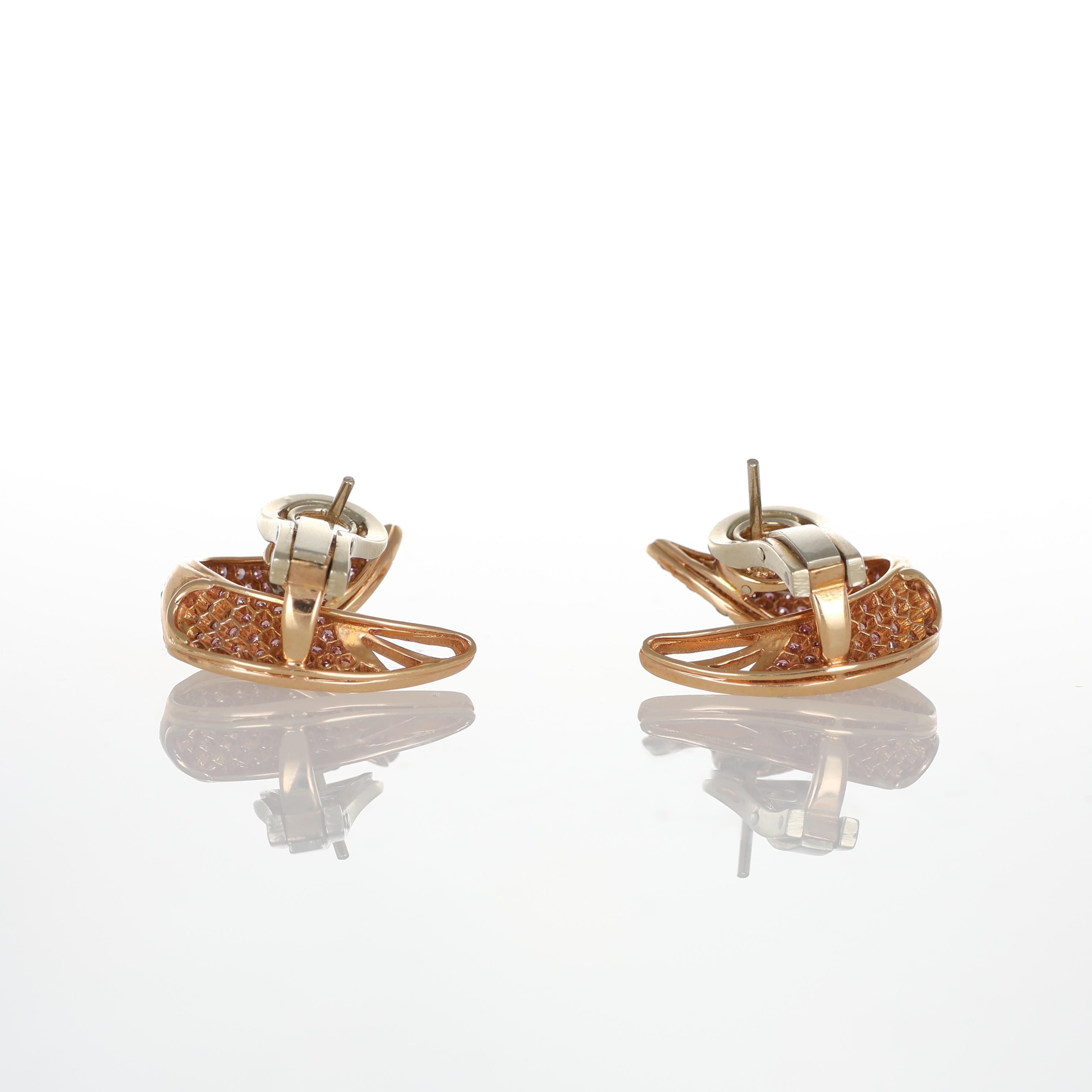 18K Rose Gold Leaf-Shaped Earrings with Diamond Pavé In New Condition For Sale In Bergamo, BG