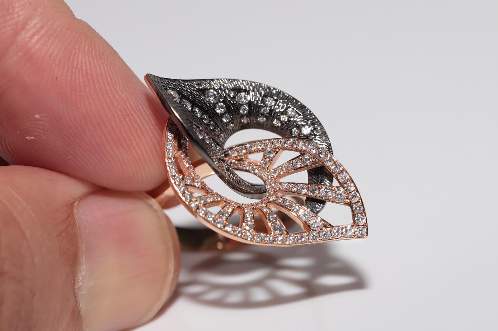Bague solide en or rose 18 carats décorée de diamants naturels de style feuille en vente 9