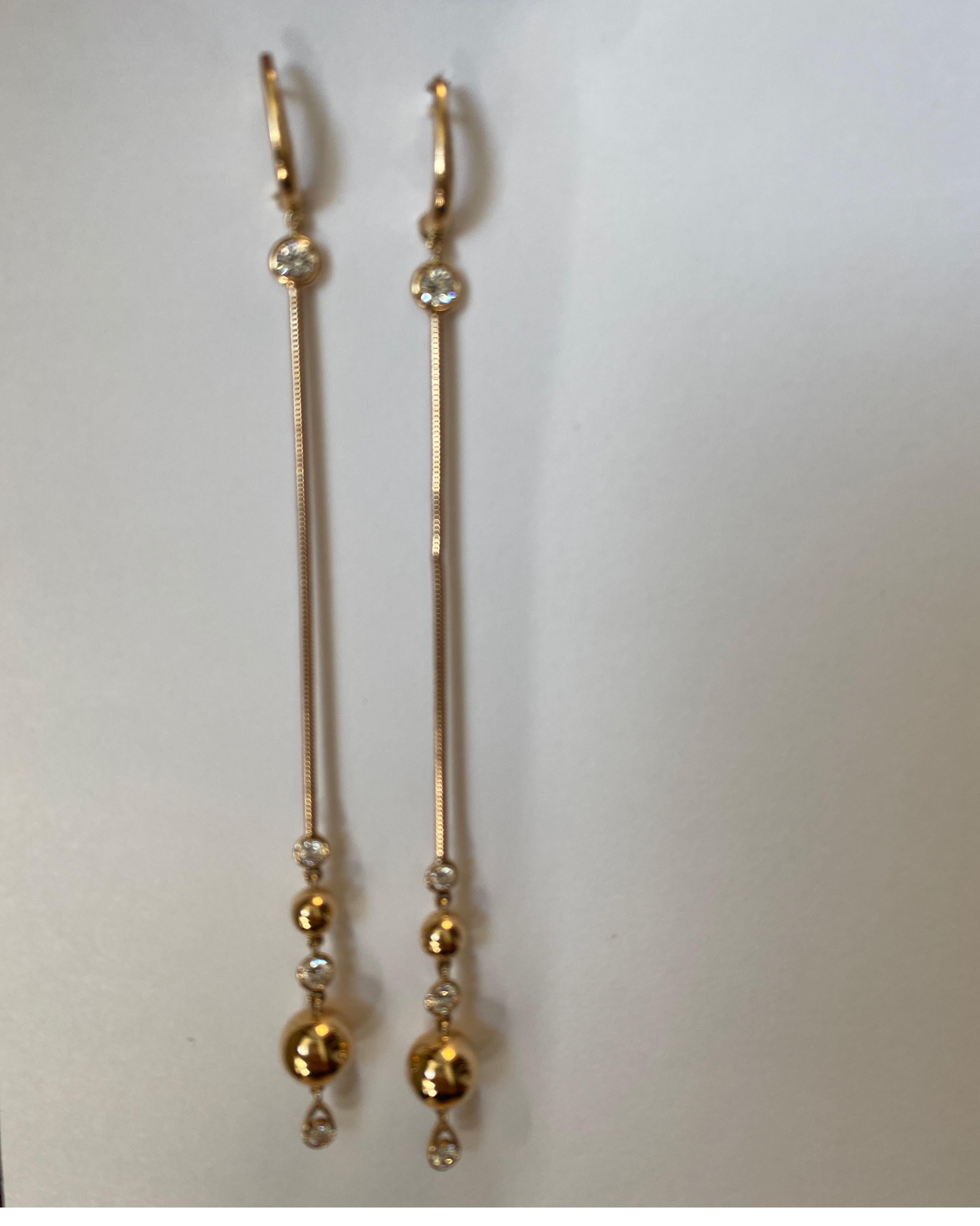 18 Karat Roségold Lange tropfenförmige Diamant-Ohrringe (Zeitgenössisch) im Angebot