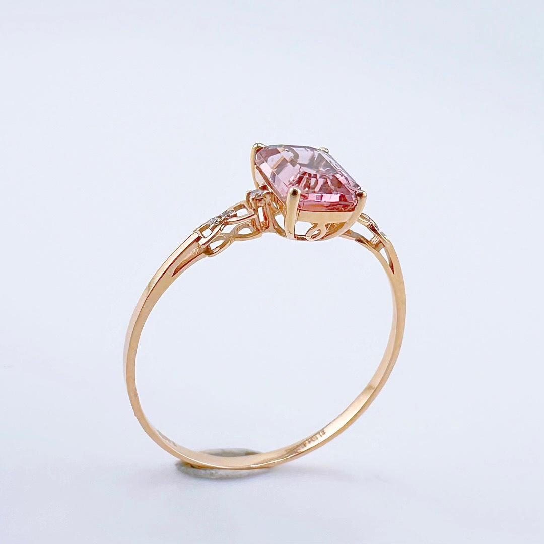 18K Rose Gold Lotus Color Tourmaline Ring with Diamonds In New Condition For Sale In Kowloon, HK
