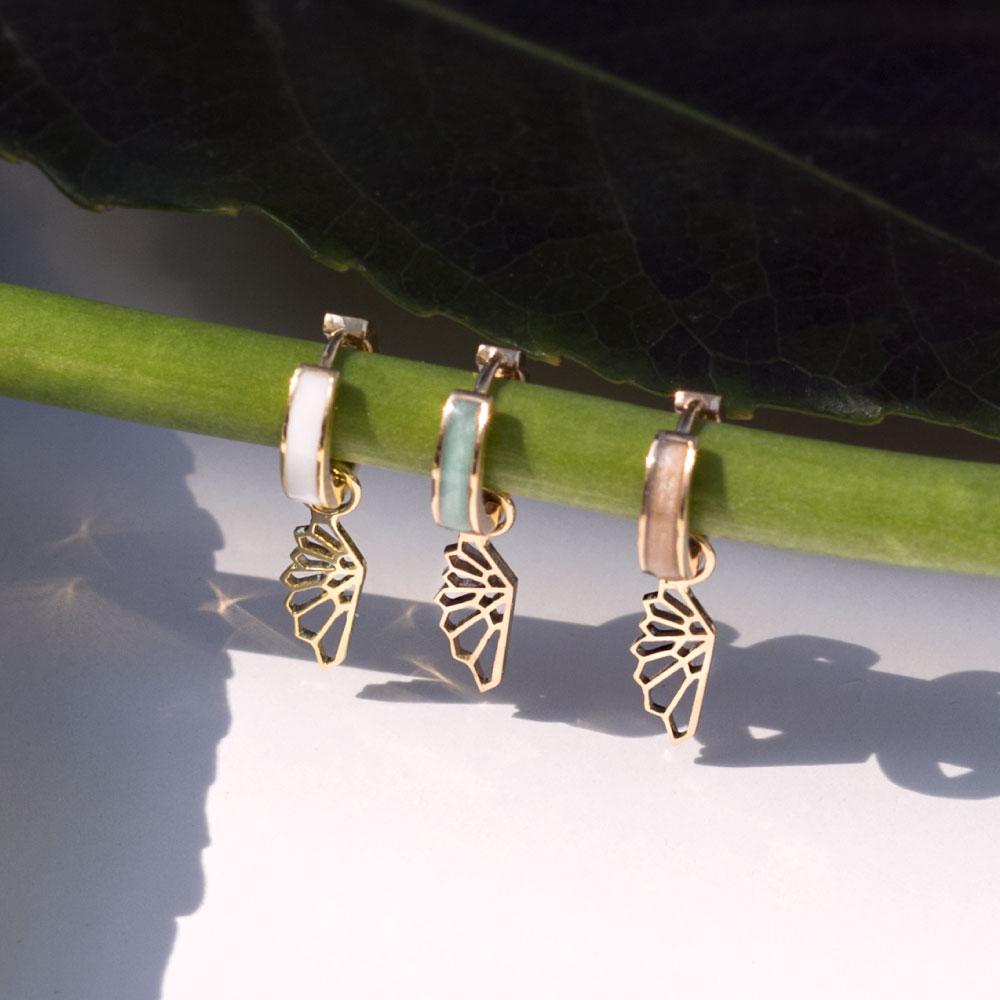 A symbol of freedom, rebirth and strength the butterfly wings collection sparkles with a purpose. Created to give hope to children in Guatemala, it supports six non-profit organizations to raise funds and awareness of various causes. For every piece