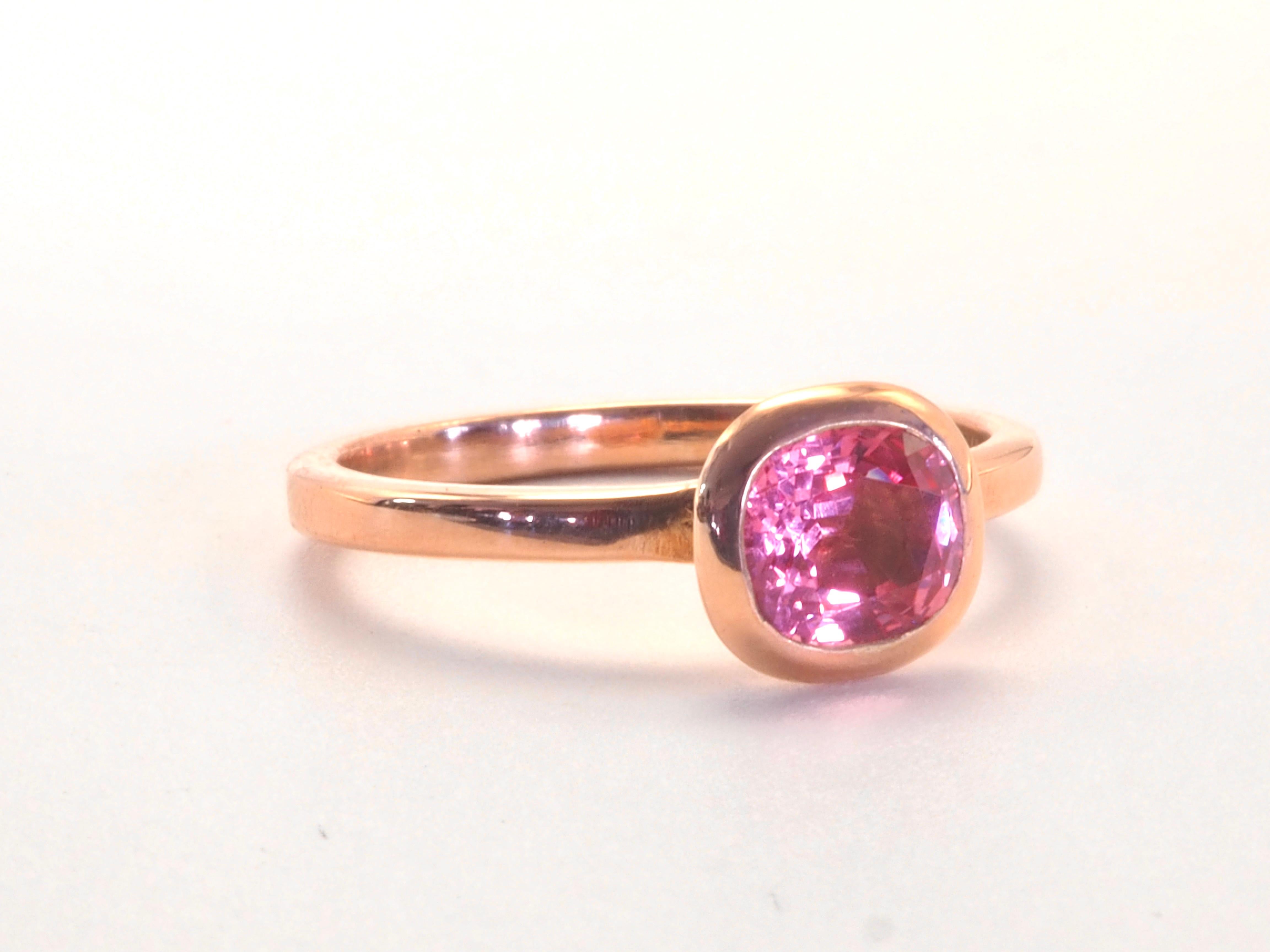 Oval Cut 18K Rose Gold Mahenge Pink Spinel In Sleek Bezel Set Solitaire Ring For Sale