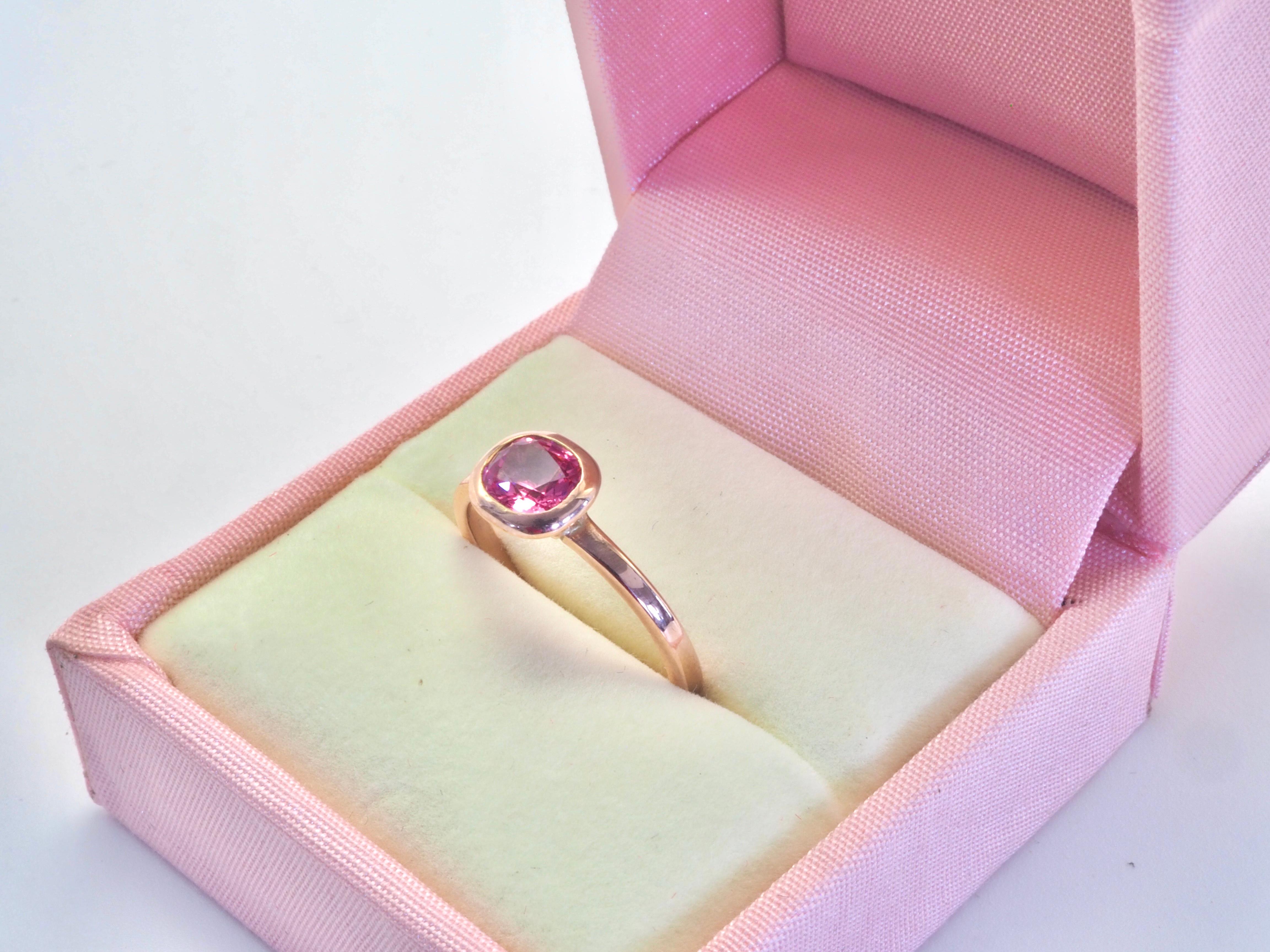 18K Rose Gold Mahenge Pink Spinel In Sleek Bezel Set Solitaire Ring For Sale 4