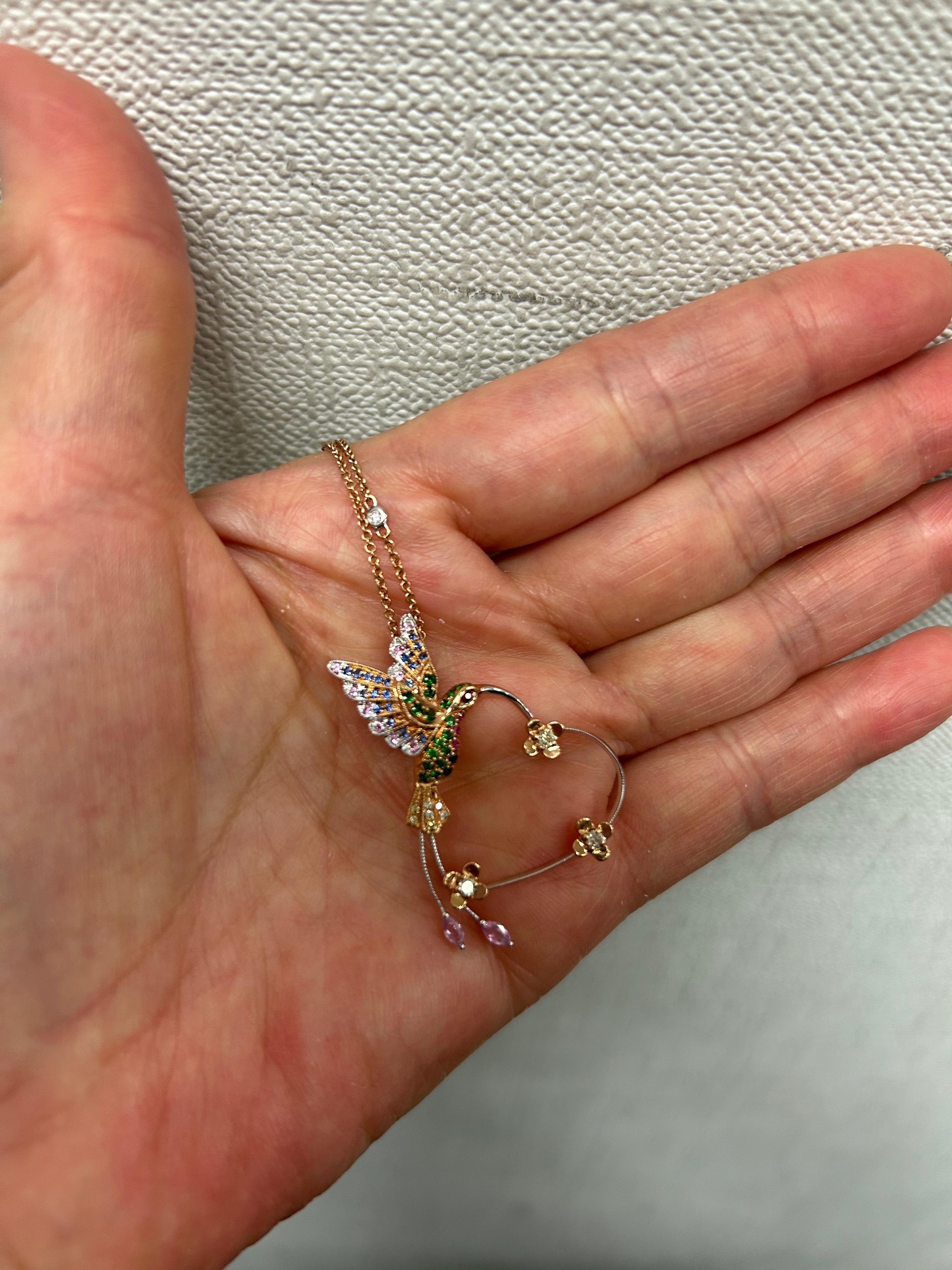 Taglio rotondo Collana in oro rosa 18K con zaffiro multicolore e cuore con diamanti in vendita