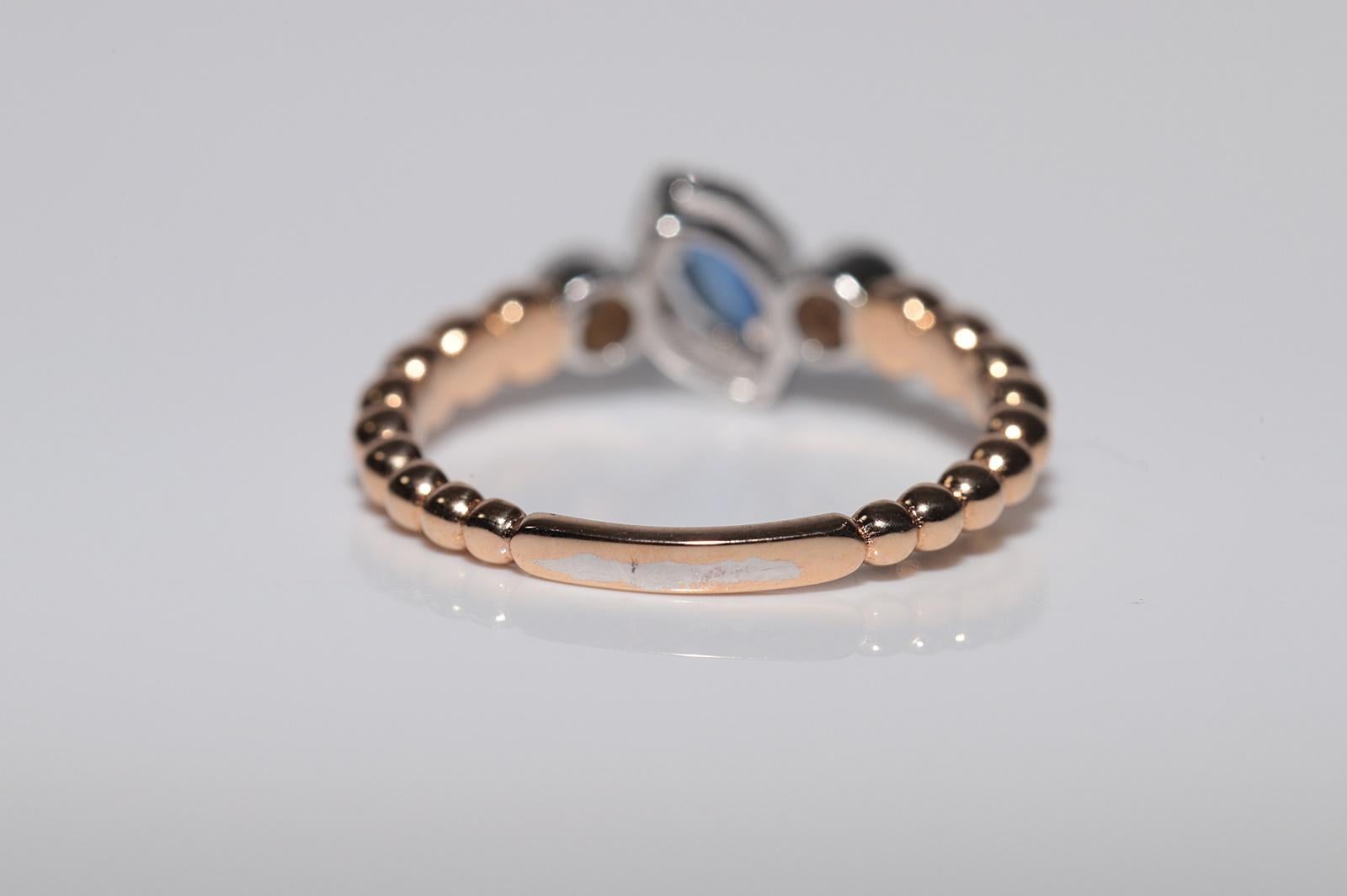 Bague décorée en or rose 18 carats avec diamants naturels et saphirs en vente 3