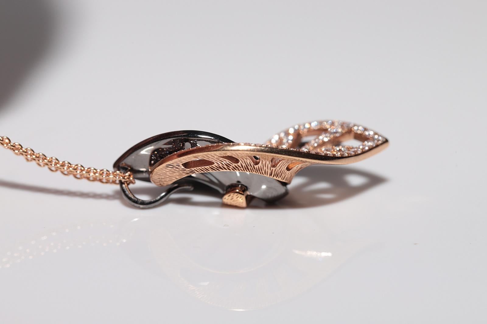 Collier pendentif style feuille en or rose 18 carats décoré de diamants naturels Pour femmes en vente