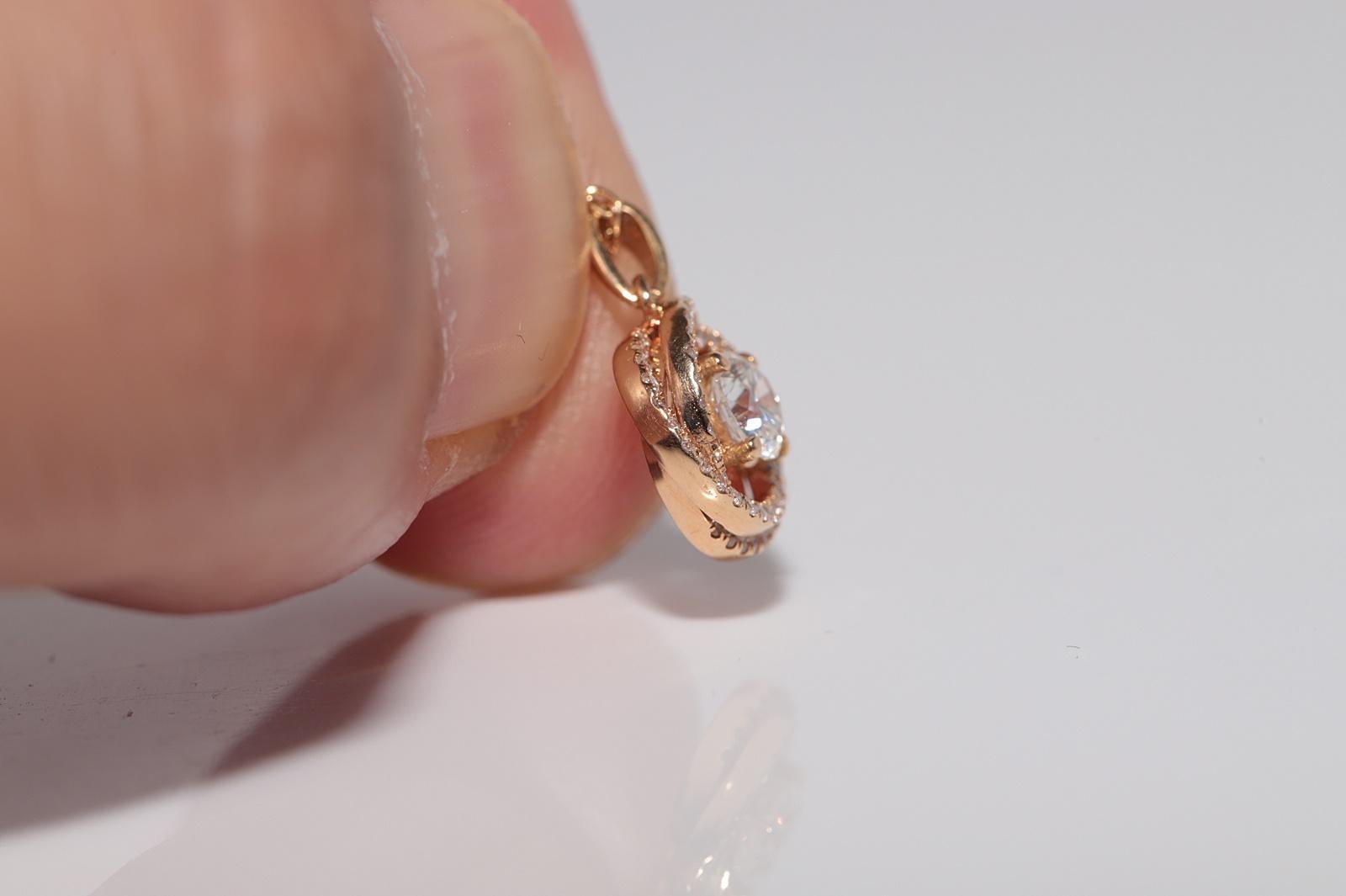 Collier pendentif décoré de diamants naturels en or rose 18 carats en vente 5