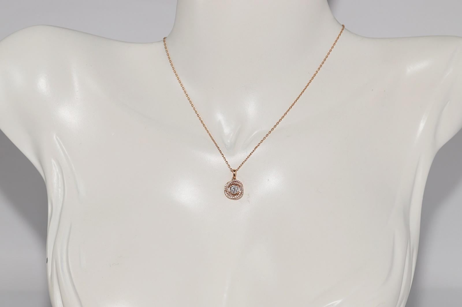 Moderne Collier pendentif décoré de diamants naturels en or rose 18 carats en vente