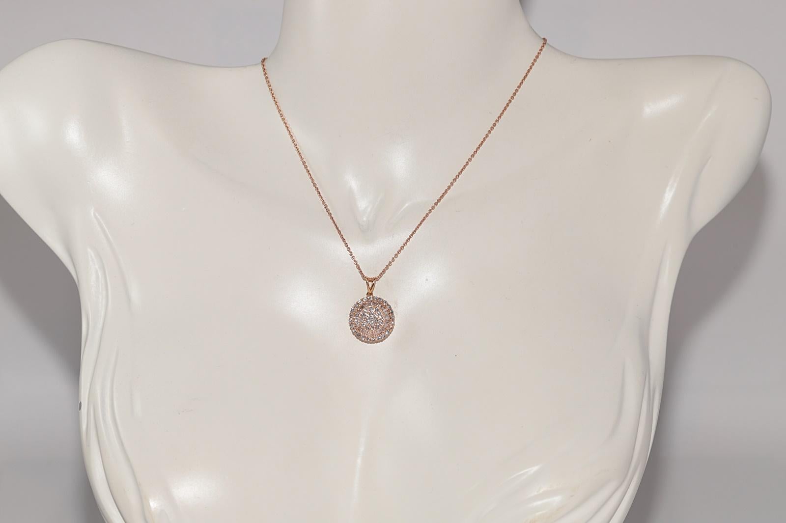 En très bon état.
Le poids total est de 4,2 grammes.
Totalement en diamant 1,50  ct.
Le diamant est de couleur F-G et de pureté vvs-vs.
La longueur totale de la chaîne est de 45 cm.
N'hésitez pas à nous contacter pour toute question.
