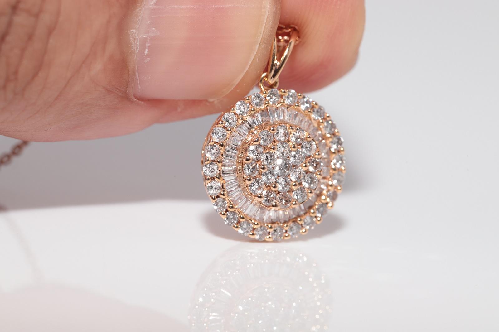Collier en or rose 18k avec pendentif orné de diamants naturels de forme ronde Pour femmes en vente