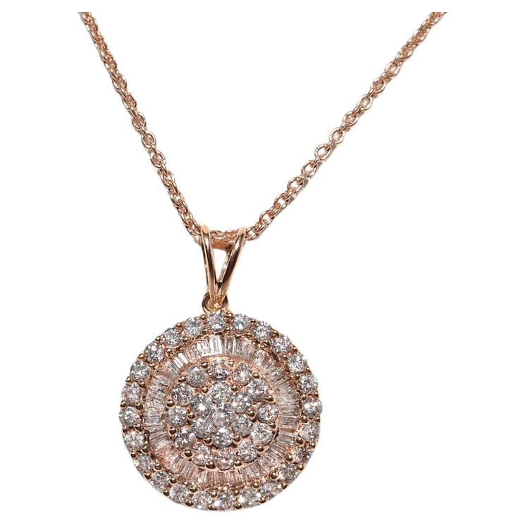 18k Rose Gold Natural Diamond Decorated Pendant Round Style Necklace