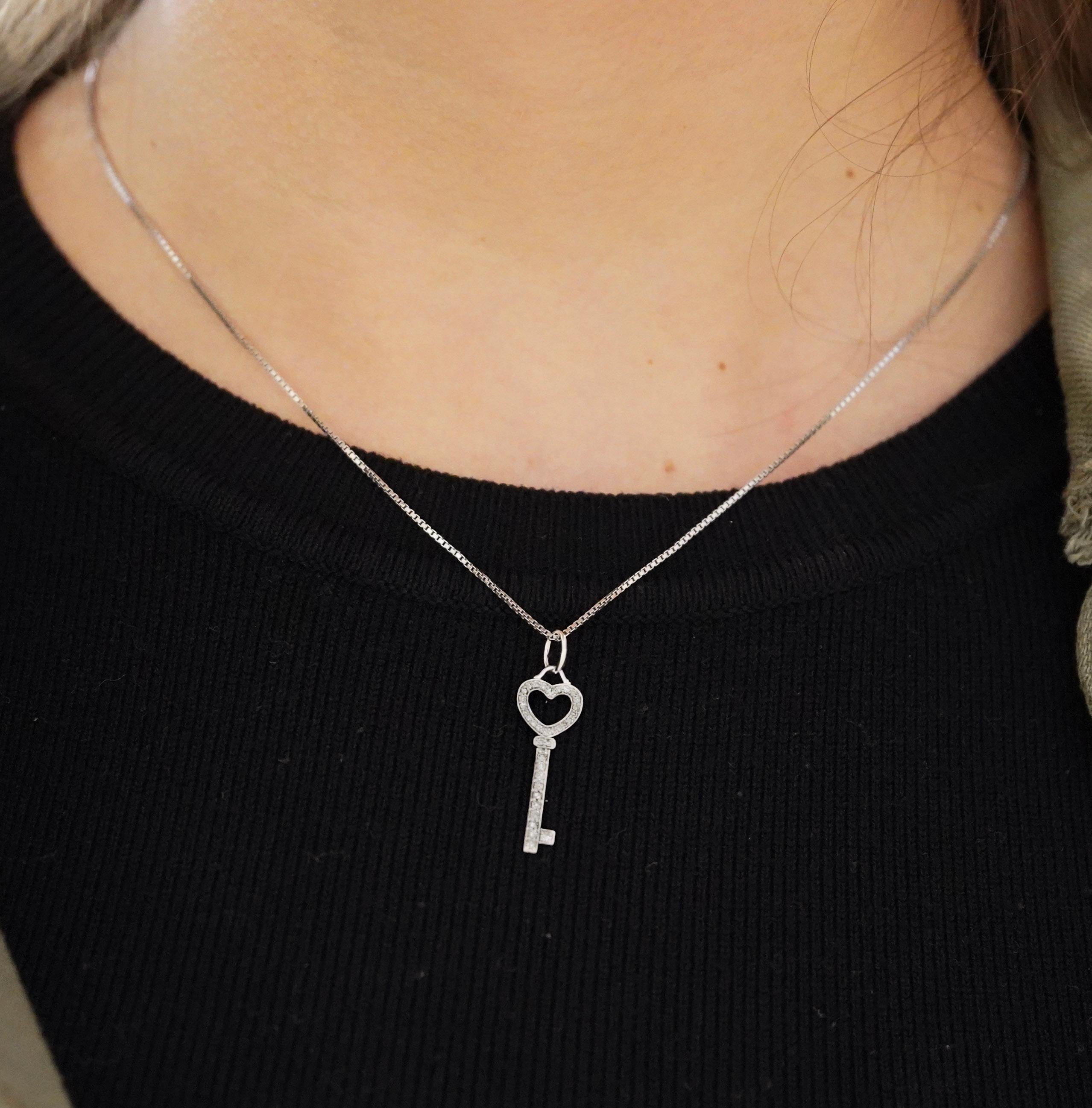 Donna Collana con ciondolo Key To My Heart in oro rosa 18k con diamanti naturali in vendita