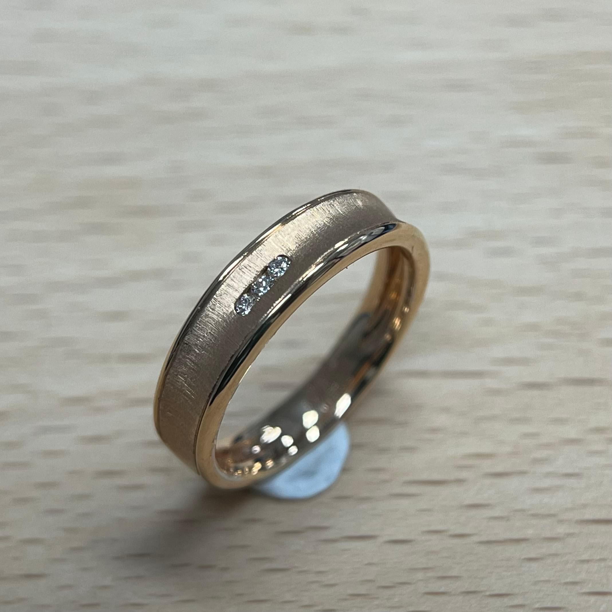 Modern 18K Rose Gold Natural Diamond Ring For Sale