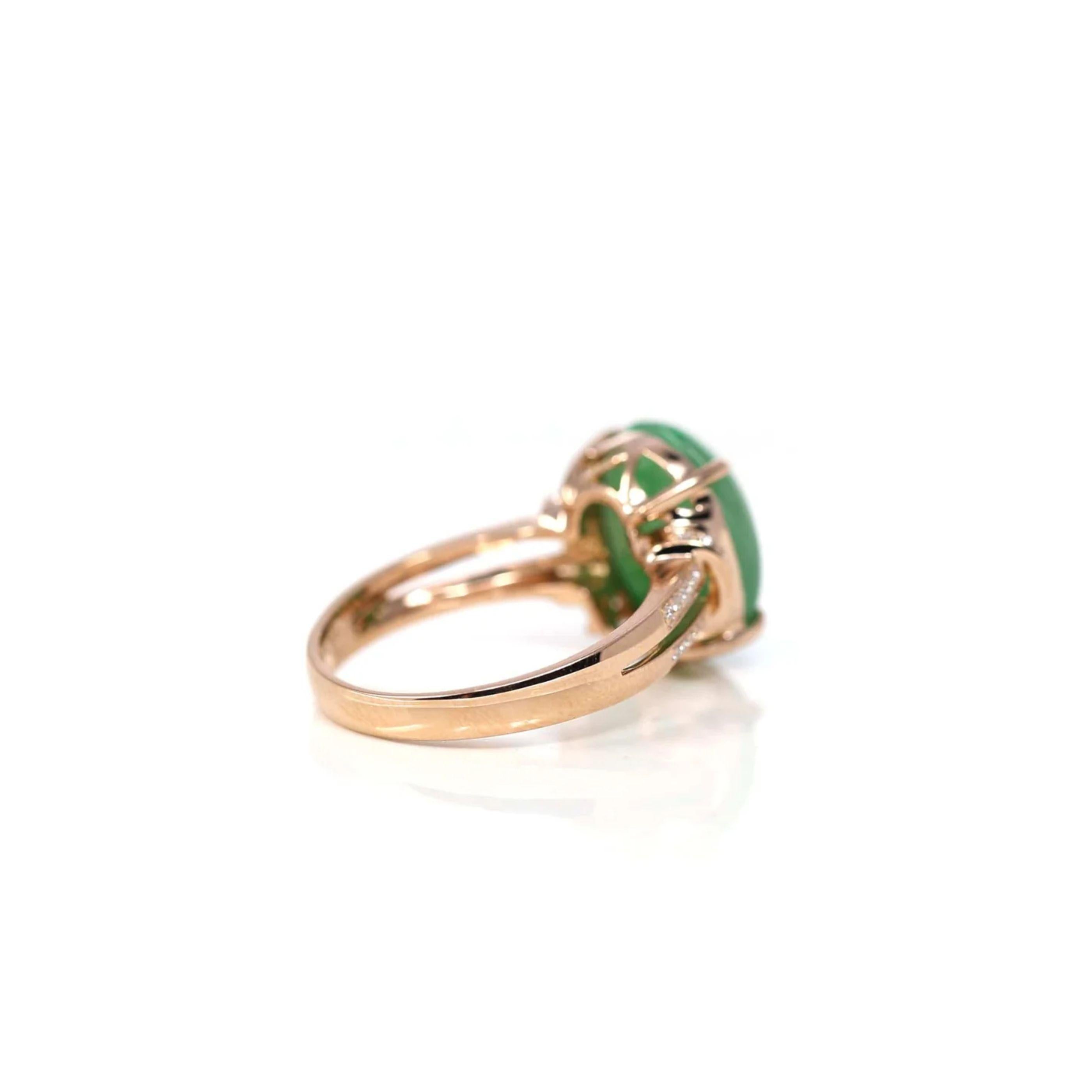 Taille cabochon Bague de fiançailles en or rose 18 carats, jade vert impérial naturel et jadéite ovale, diamants en vente
