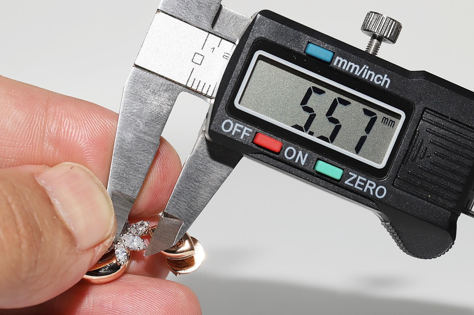 18 Karat Roségold Natürlicher Marquise-Schliff Diamant Dekorierter Tropfenohrring im Angebot 7