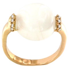 18 Karat Roségold Natürlicher Mondstein Weiße Diamanten  Moderner Cocktail-Design-Ring