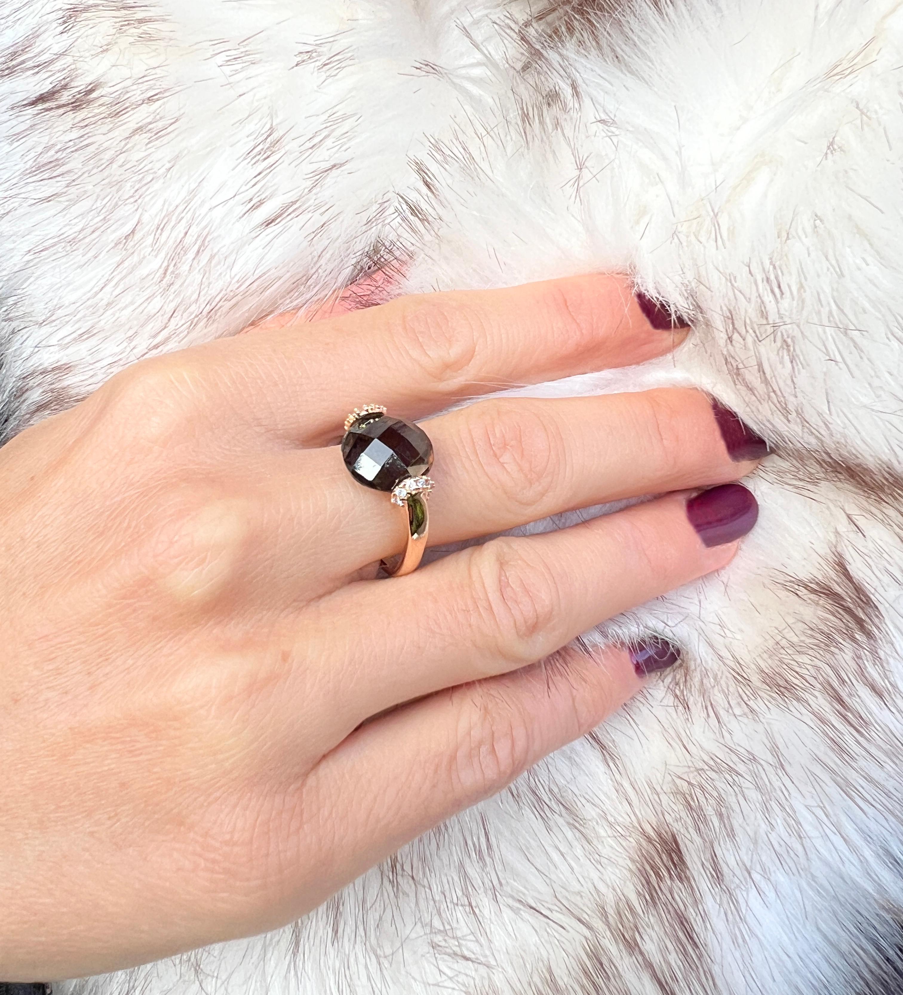 Fashion modern cocktail ring in 18k rose gold with natural  smoke quartz,  handemade in Italy by Stanoppi Jewellery since 1948. Natural stone, transparent briolè cut .
The jewels made by the Stanoppi company are recognizable, worn they stand out for