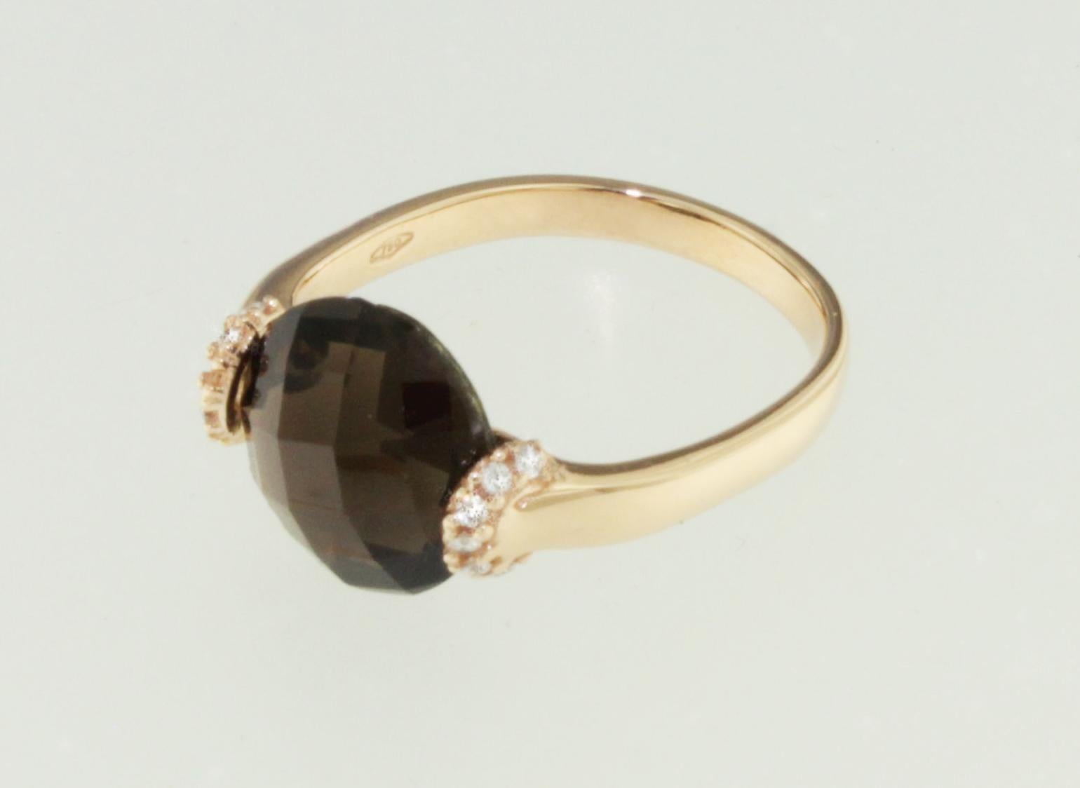 18k Rose Gold Natural Smoke Qurartz and White Diamonds Modern Cocktail Ring For Sale 1