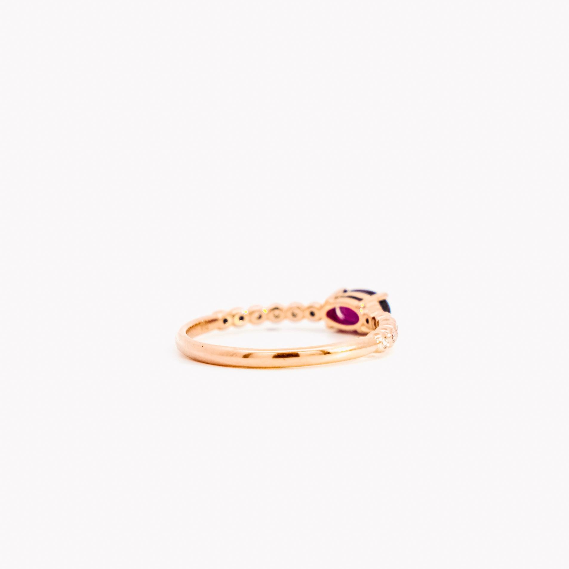 Modern 18K Rose Gold Oval Cut Natural Ruby and Bezel Set Diamond Ribbed Stackable Ring  For Sale
