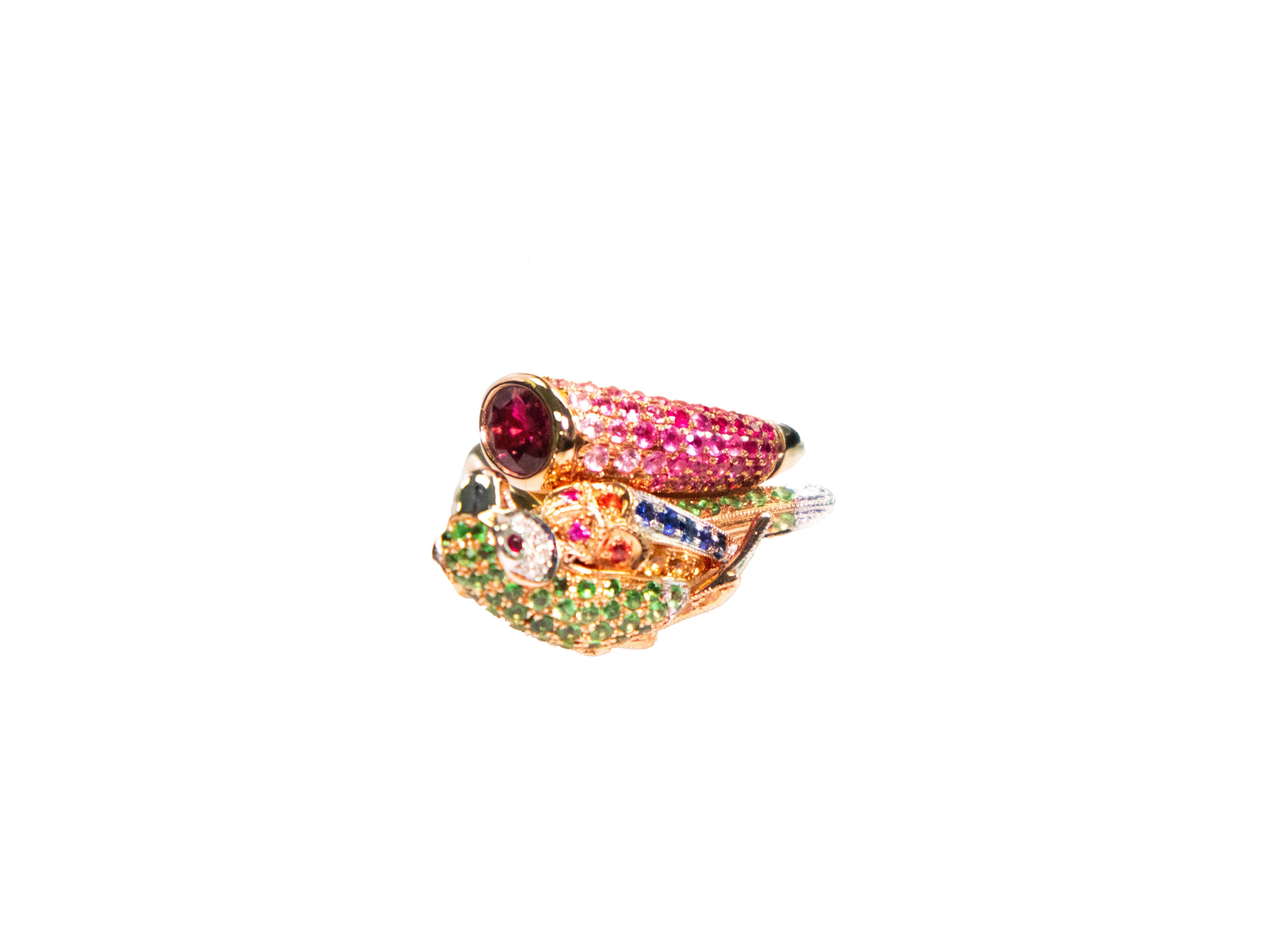 18K Rose Gold Parrot Ring with Green Garnet In New Condition For Sale In Hong Kong, HK