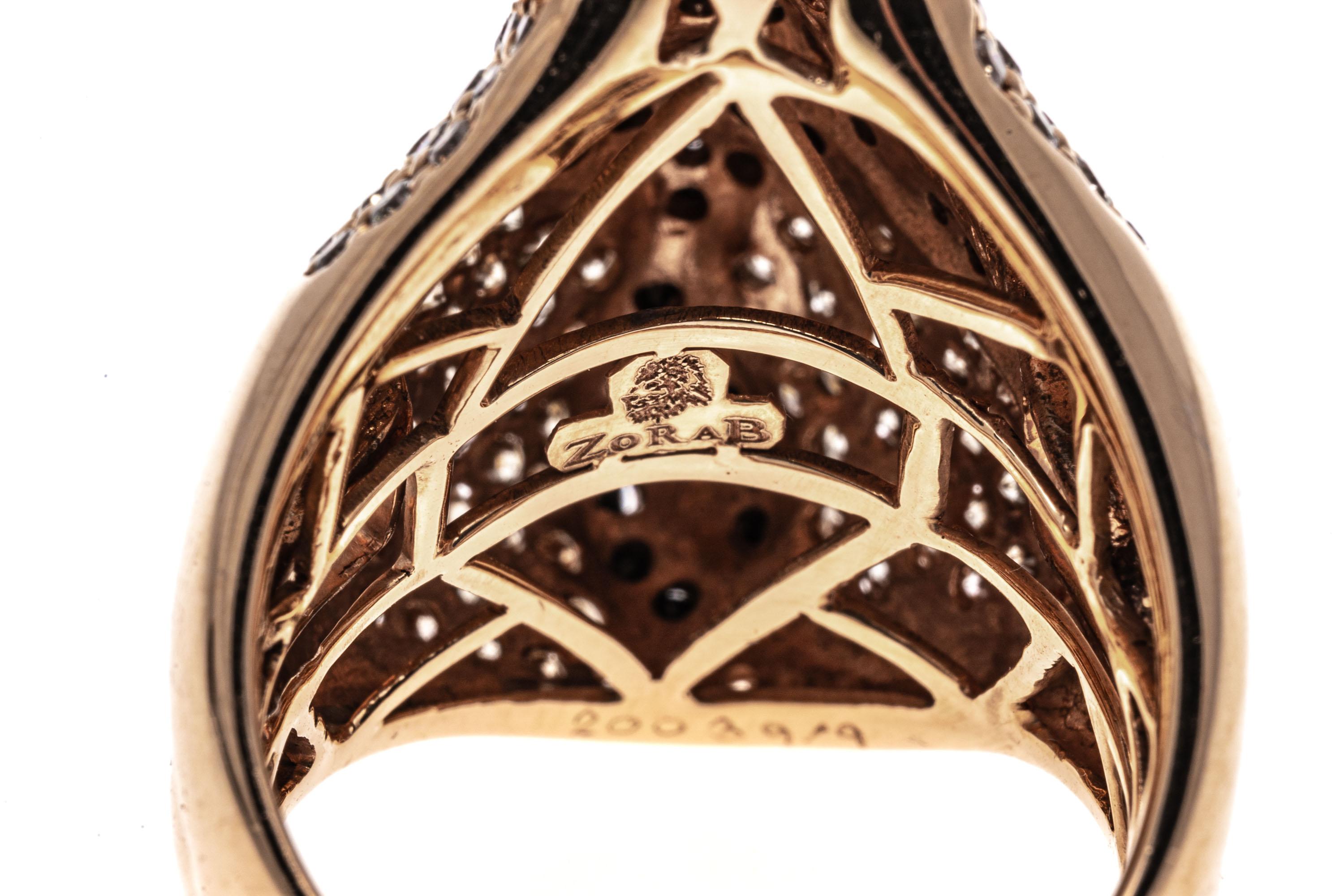Contemporain Bague éléphant balancier en or rose 18 carats pavé de diamants noirs et blancs en vente