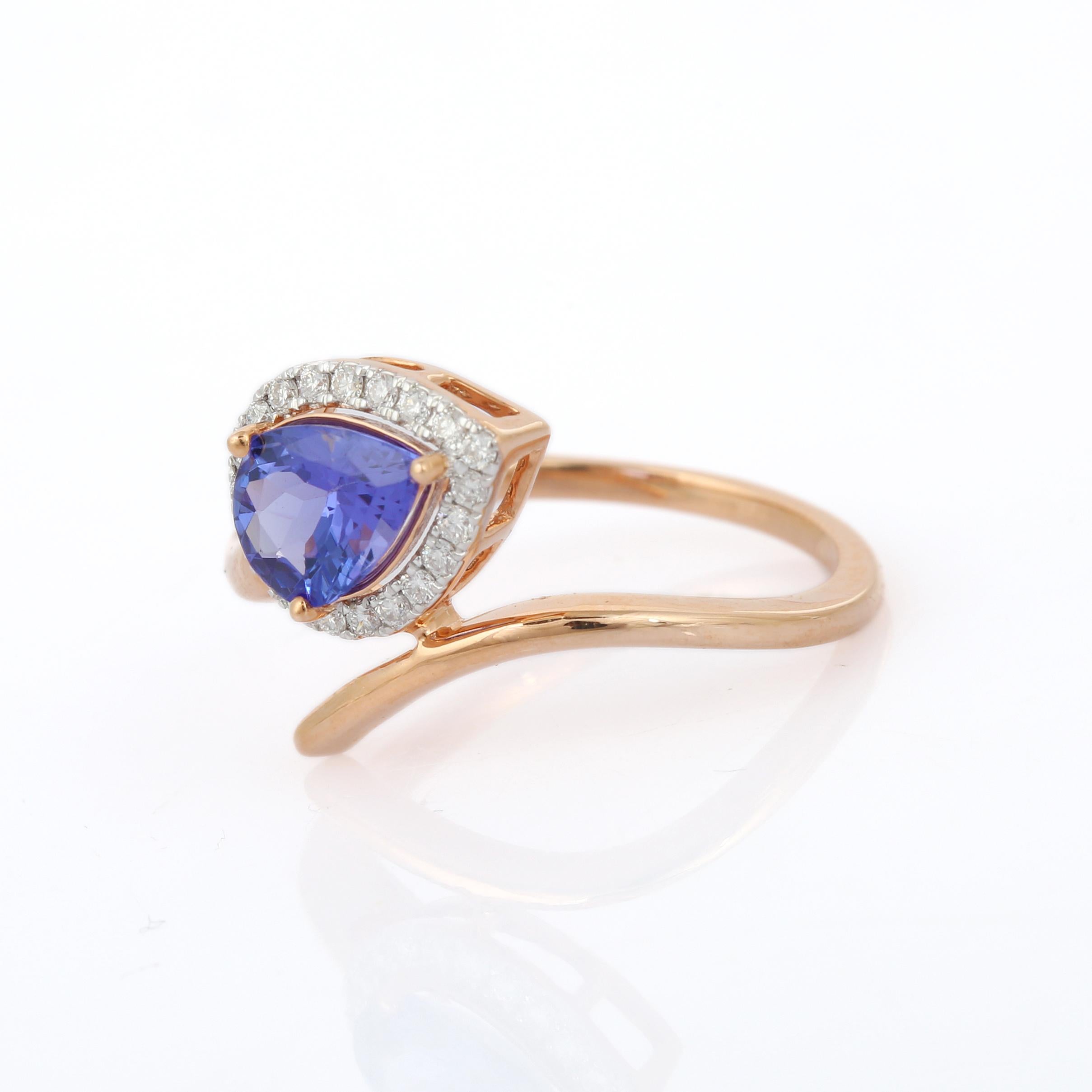 Im Angebot: Ring aus 18 Karat Roségold mit Tansanit in Birnenform und Diamant () 2