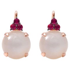 Boucles d'oreilles à clip en or rose 18 carats, ornées de perles et de saphirs blancs, 20,45 carats