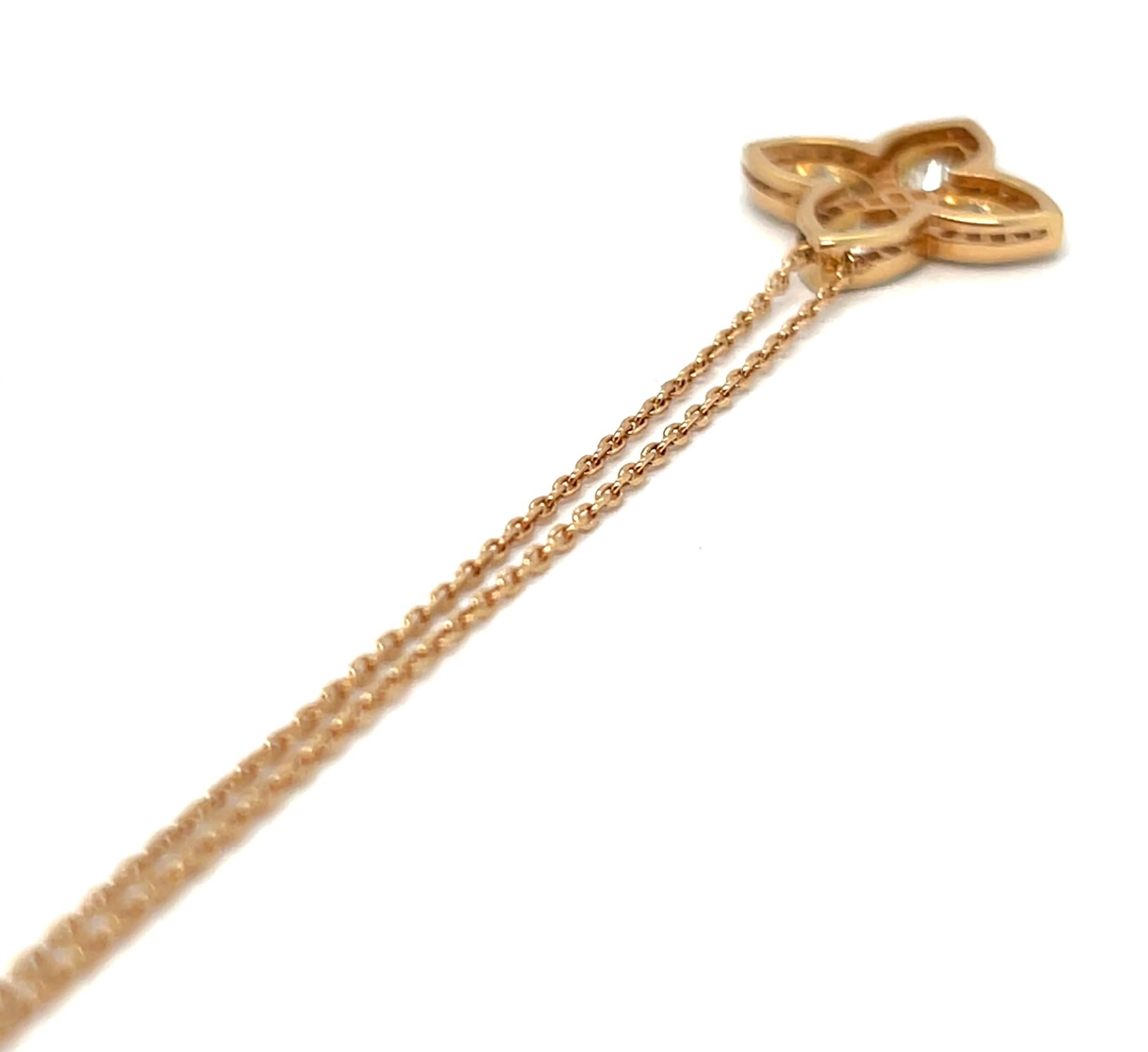 18K Rose Gold Pendant with Stylized Flower Motif and Diamonds In New Condition For Sale In Vannes, FR