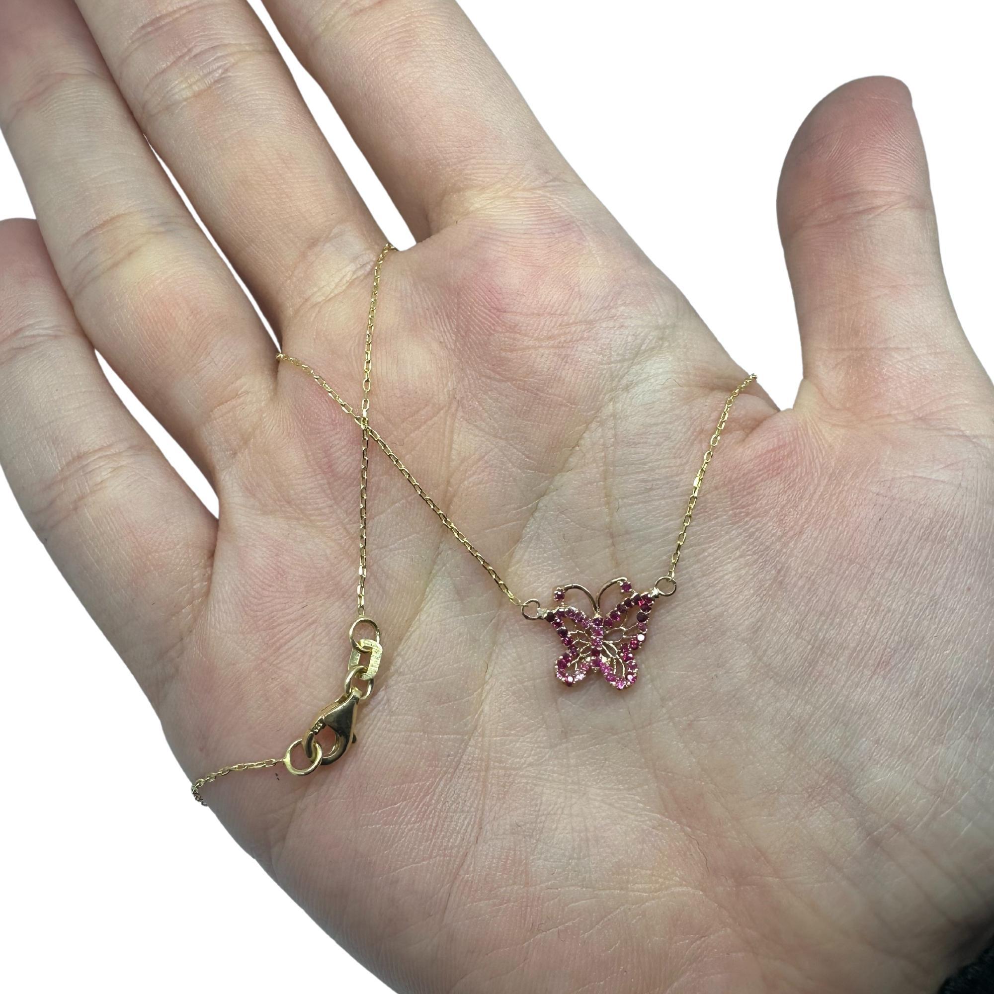 Collana a farfalla con zaffiro rosa in oro rosa 18 carati e catena in oro giallo 14 carati in vendita 1
